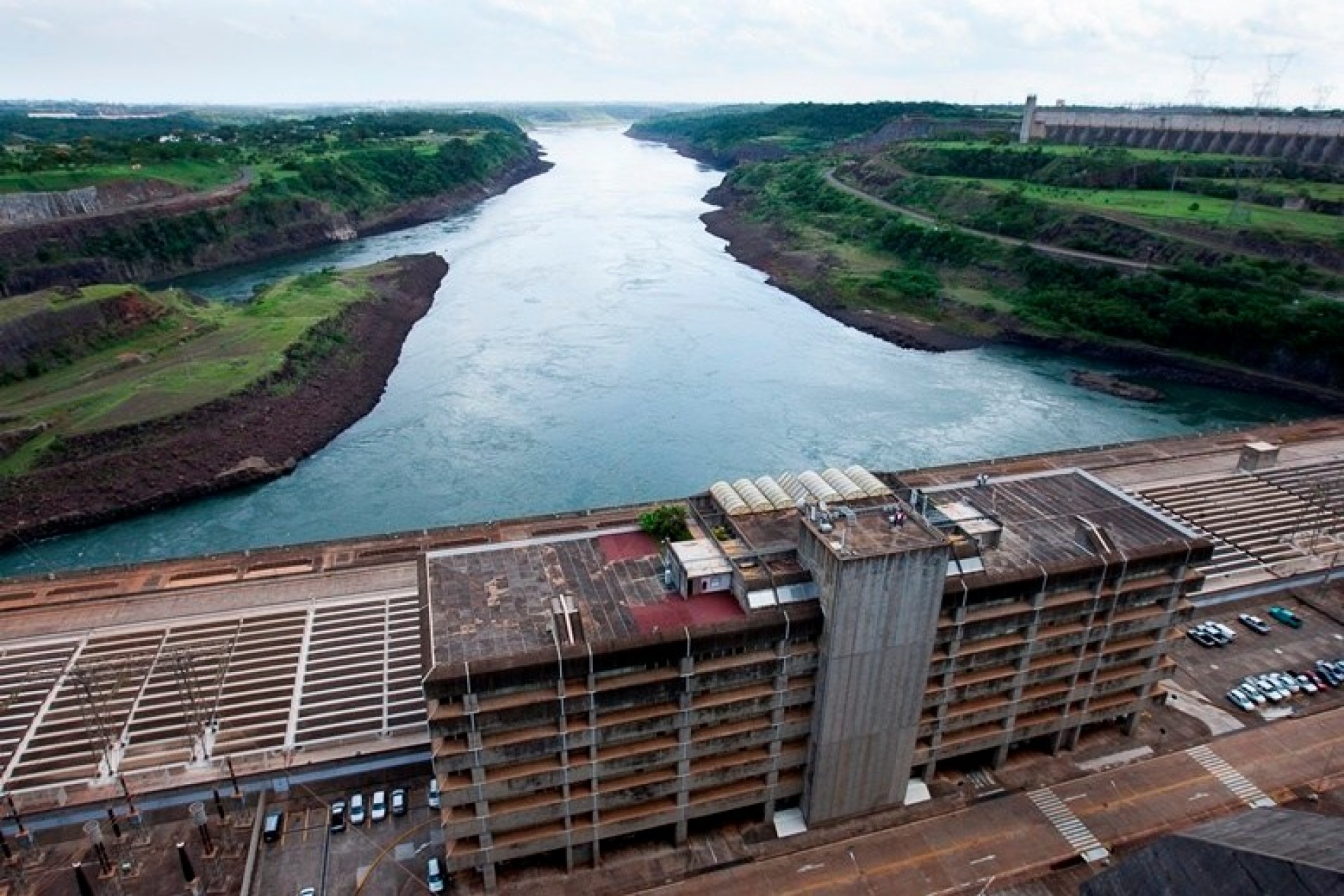 Itaipu passa a divulgar boletim diário sobre nível do rio Paraná