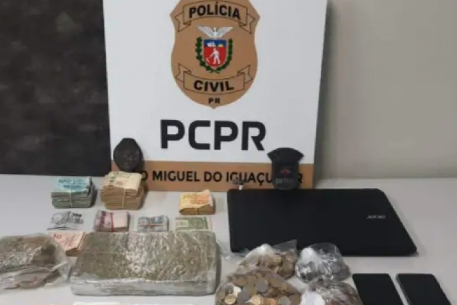 Itaipulândia: Operação da Pol. Civil contra o tráfico de drogas apreende mais de R$ 30 mil