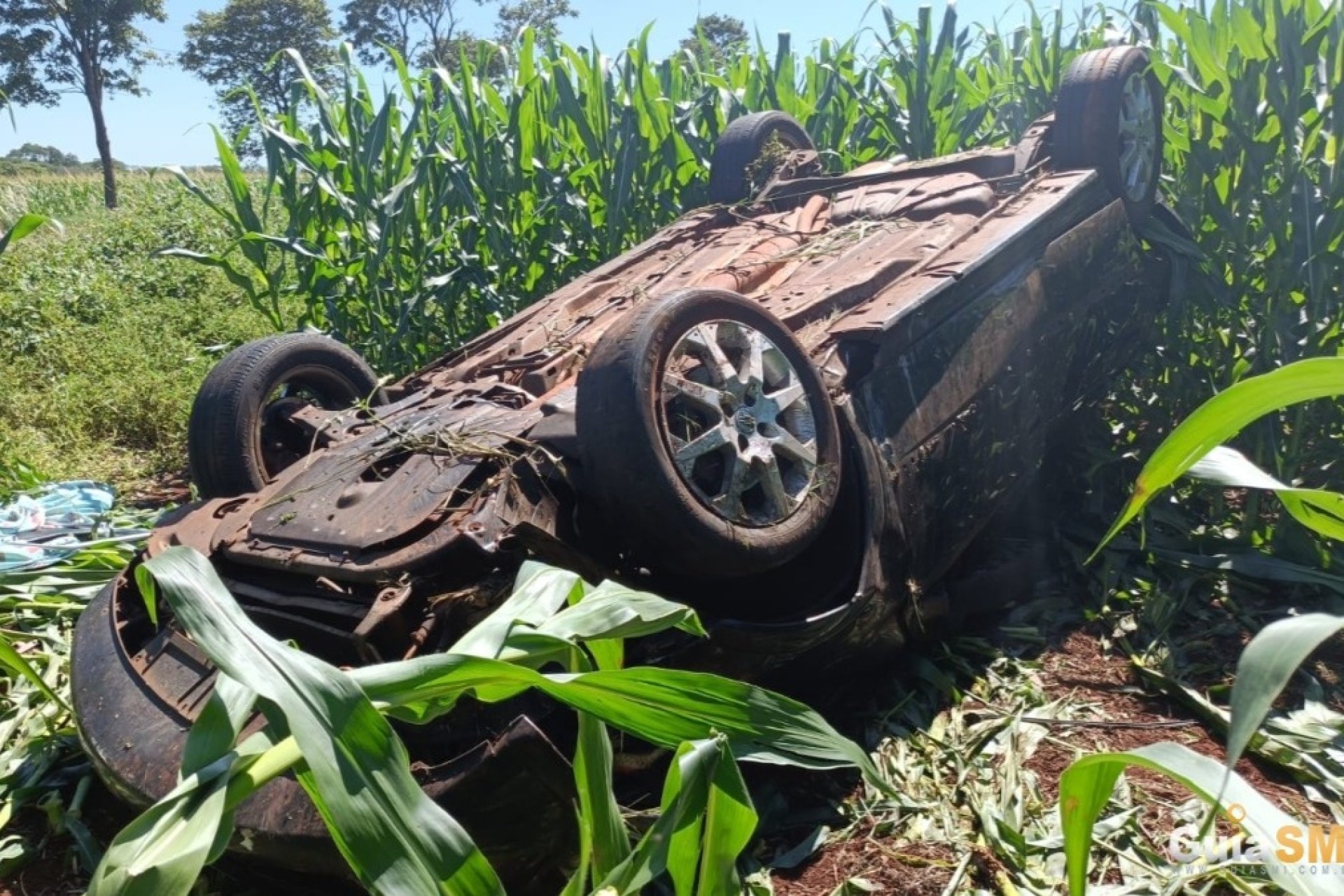 Jovem sofre acidente com capotamento na PR 497