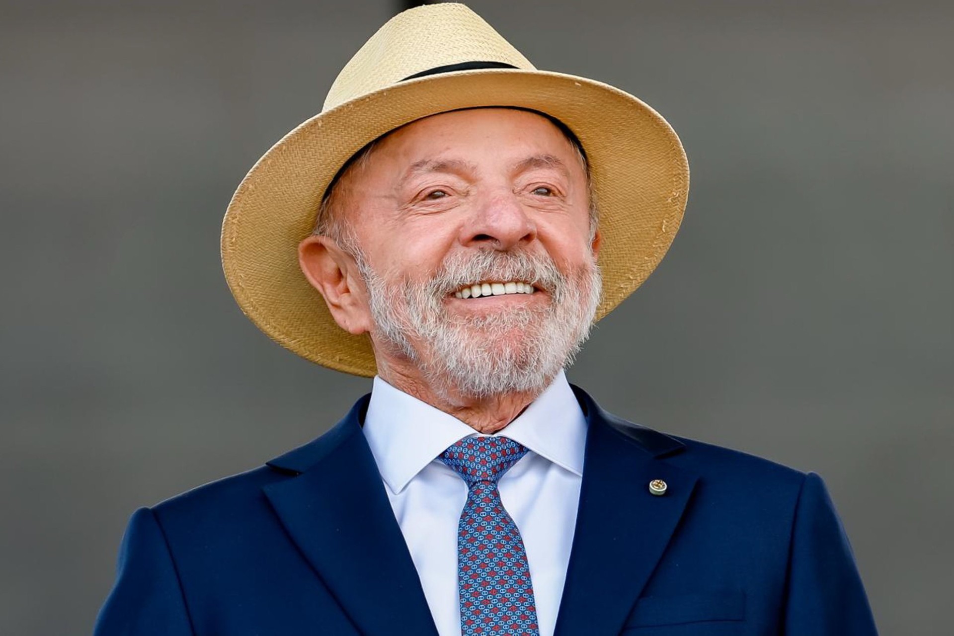 Lula é reeleito presidente do Brasil para seu quarto mandato à frente do país