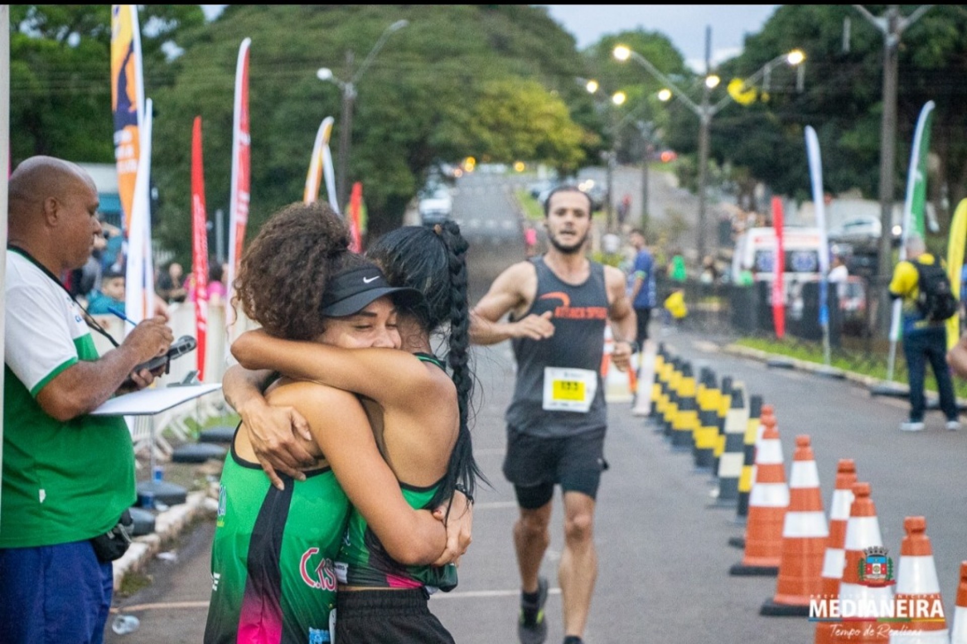 Mais de 350 competidores participaram da Corrida de Rua Noturna -  Etapa da Independência