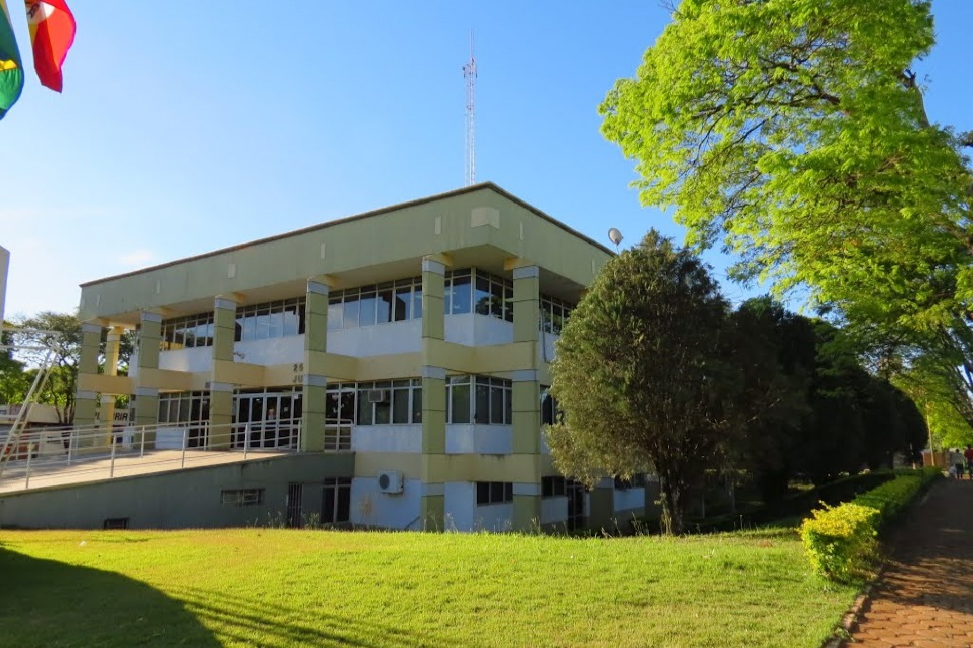 Matelândia: Justiça atende pedido e manda bloquear R$ 750 mil de ex-prefeito e mais três réus