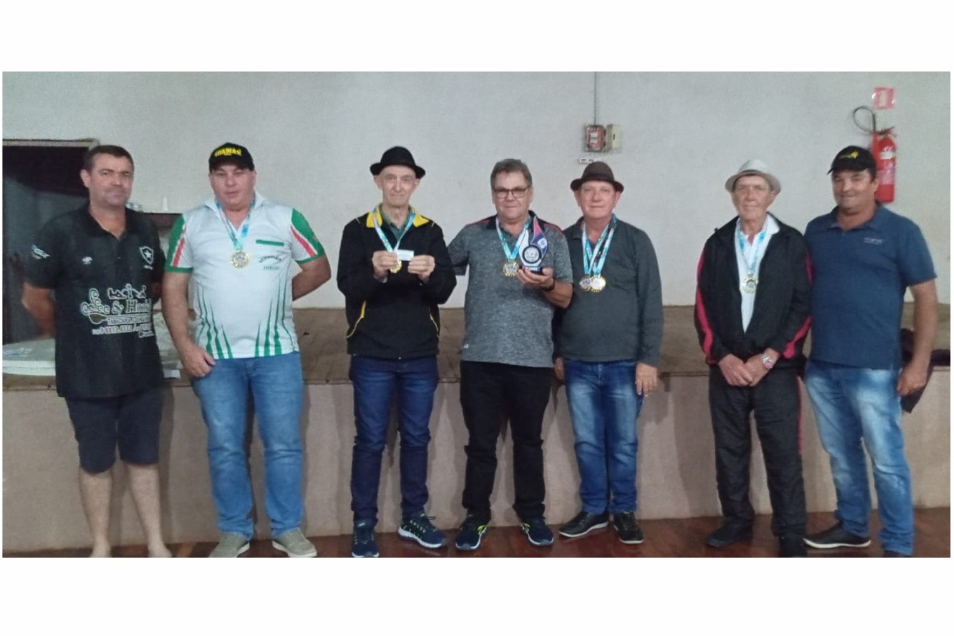 Missal: Final do schafkopf e canastra feminina