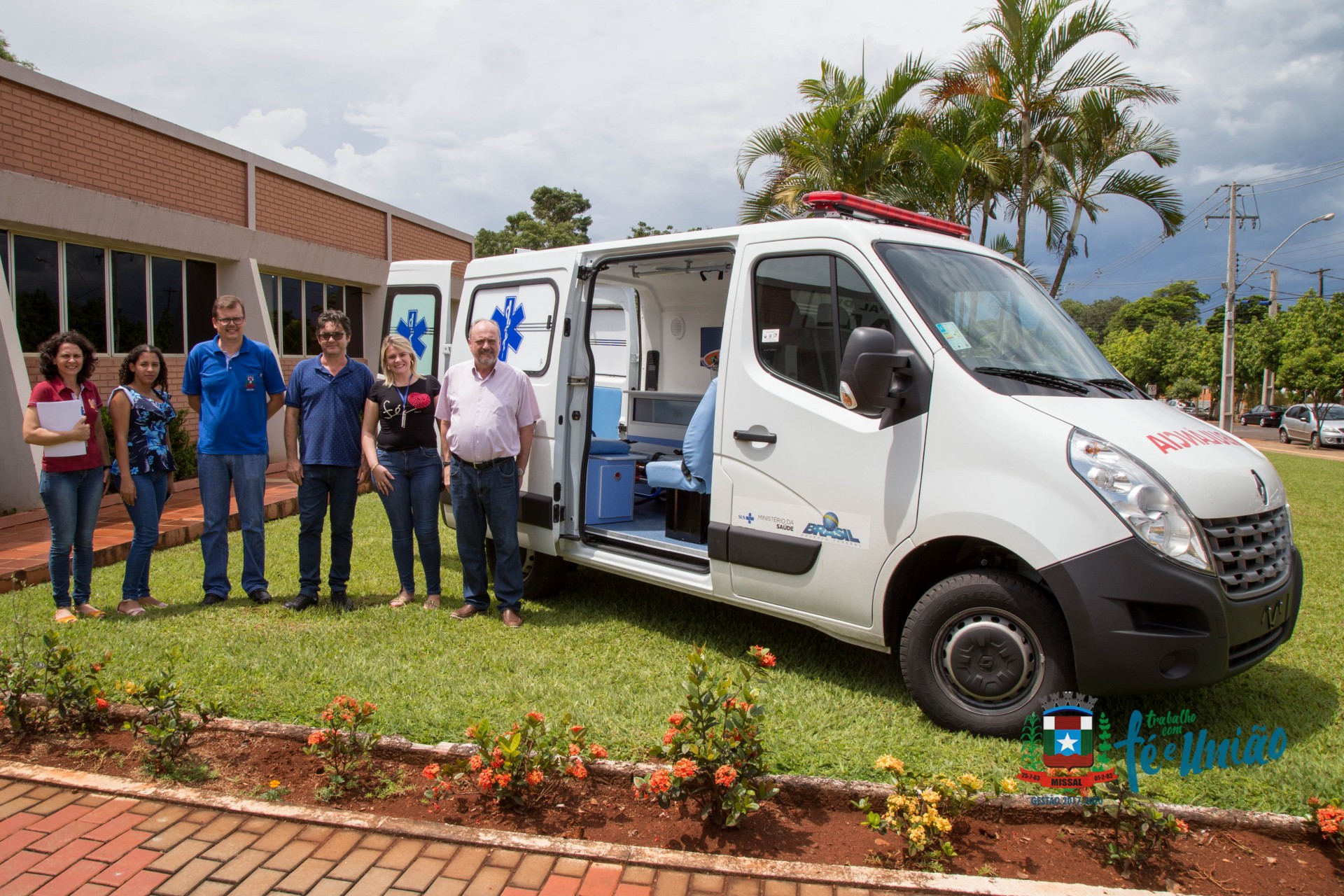 Missal recebe ambulância do Governo Federal