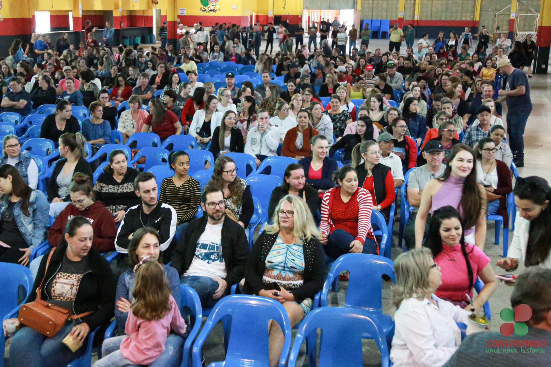 Missal: Cartões do Vale Alimentação dos Servidores Municipais foram entregues no último sábado