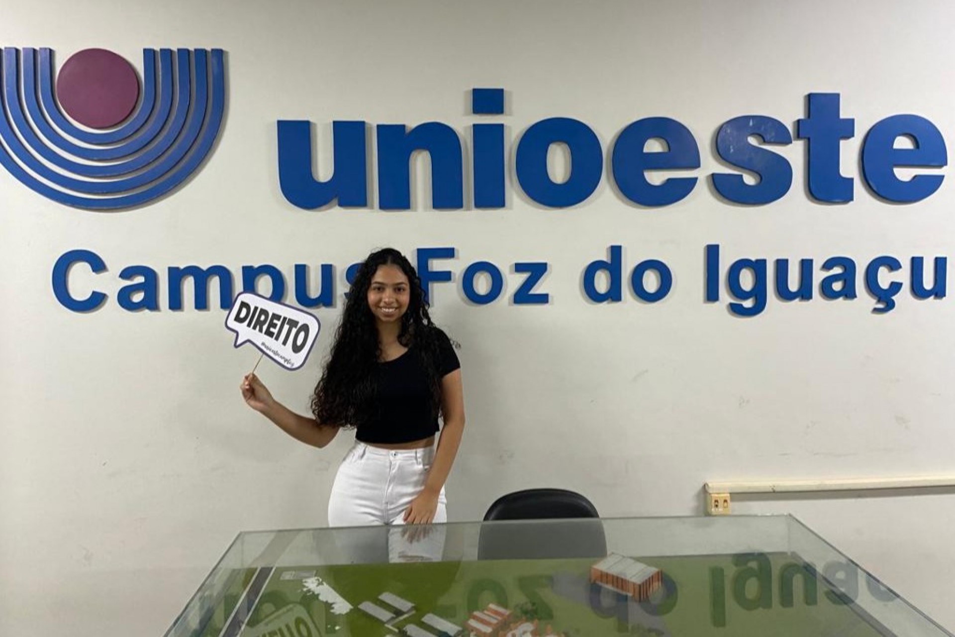 Missalense Luiza Ribeiro, é aprovada em direito na Unioeste