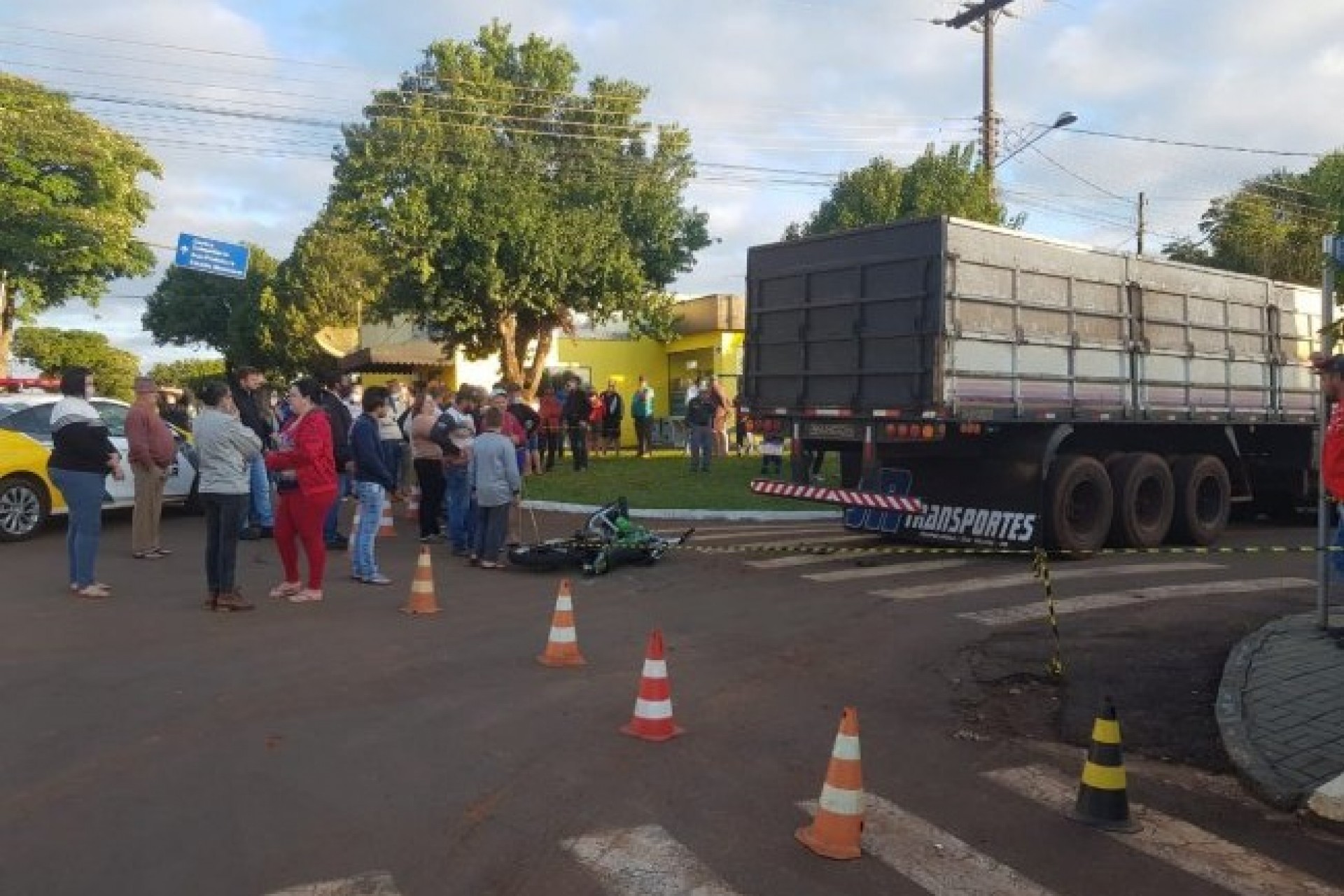 Motociclista morre ao parar debaixo de carreta em movimento em distrito de Santa Helena