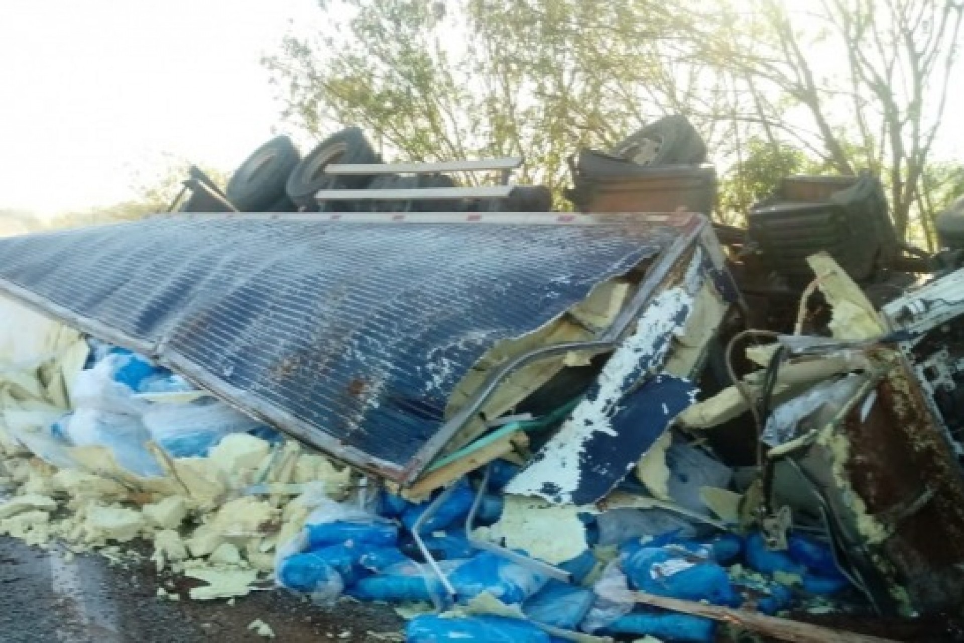 Motorista de Medianeira morre em acidente entre caminhões na PR-317