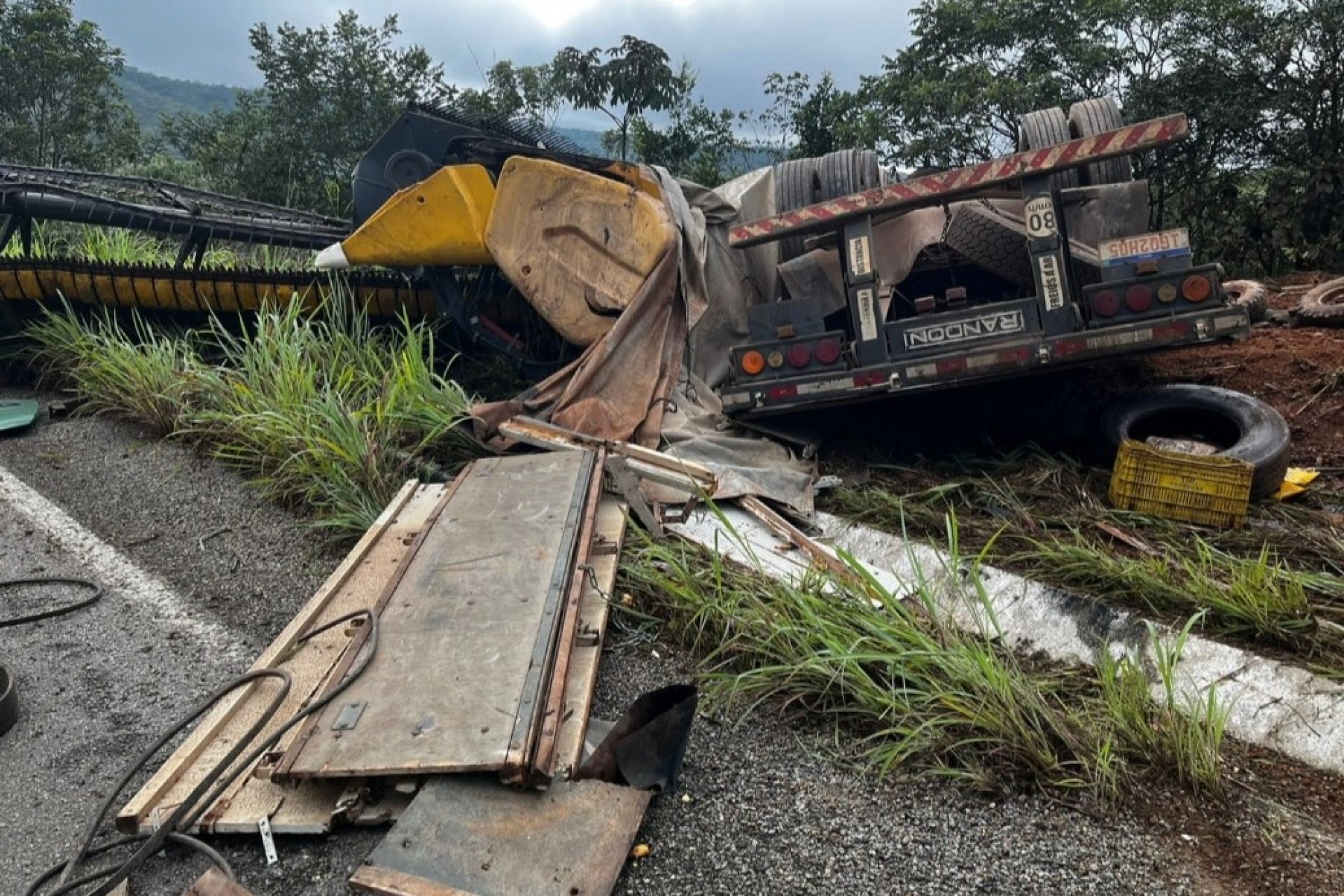 Motorista de São Miguel do Iguaçu morre após grave acidente com caminhão em Góias