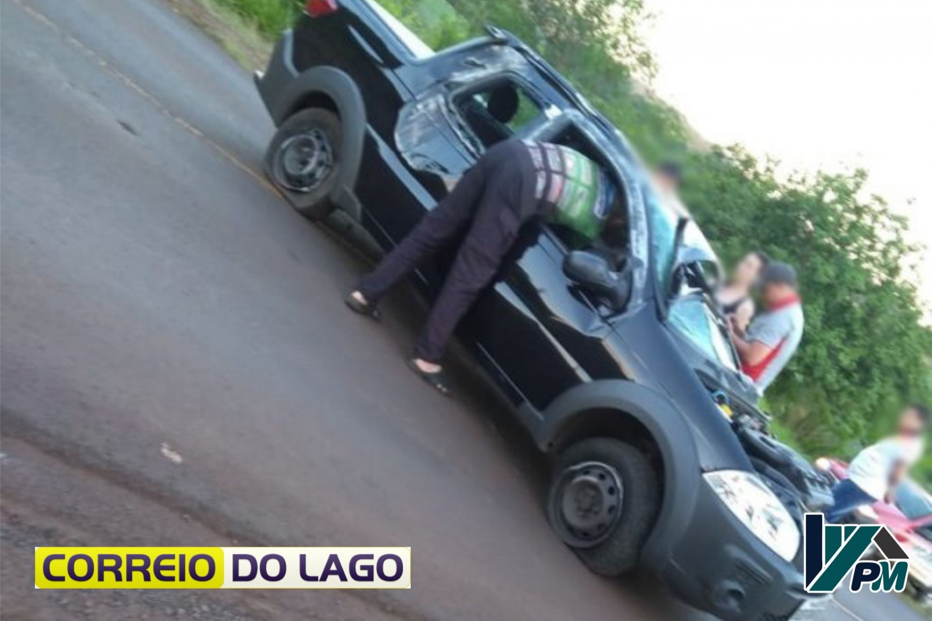 Motorista fica em estado grave após capotamento na PR-495 próximo à Missal