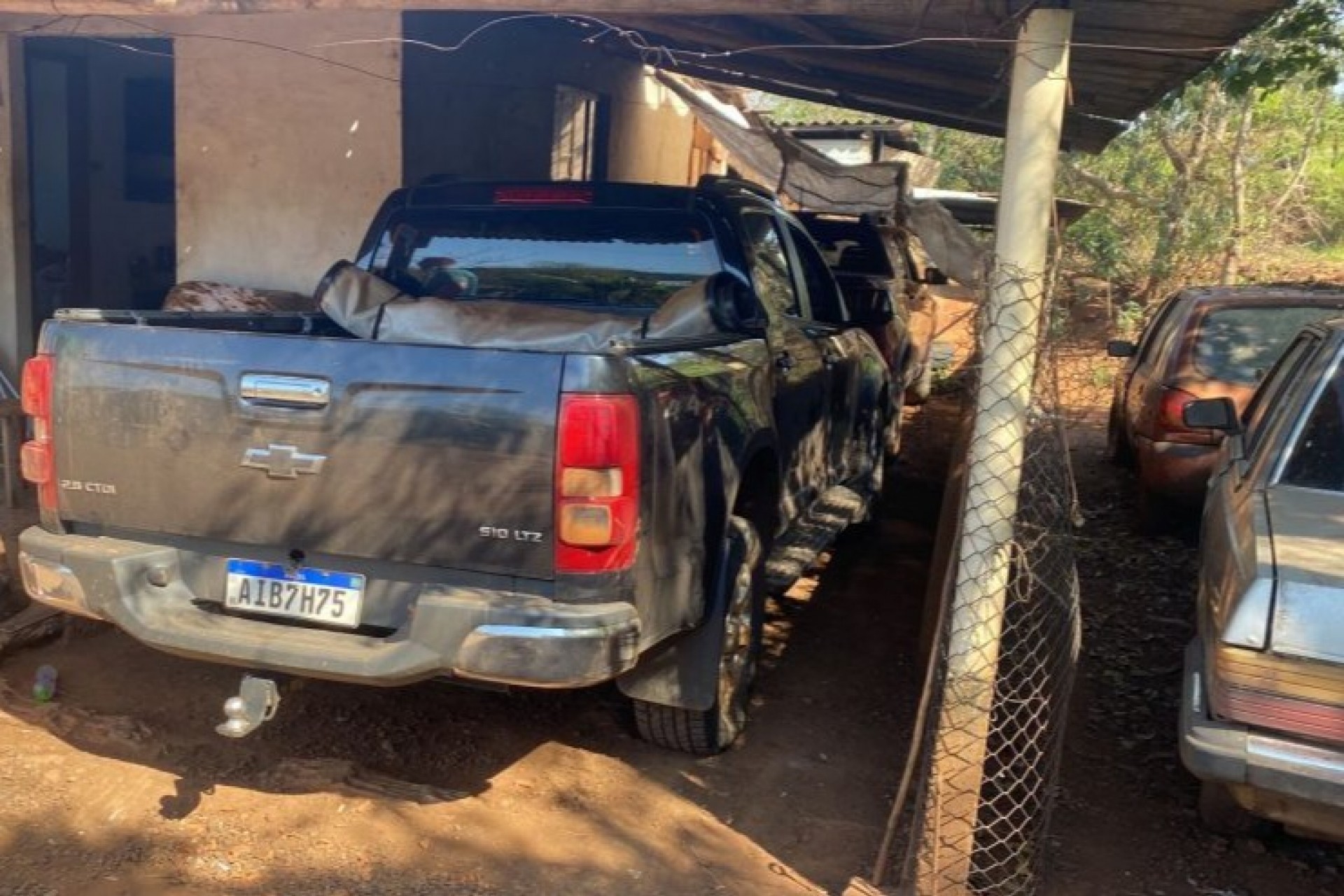Mulher é detida por receptação e veículos são recuperados em Matelândia