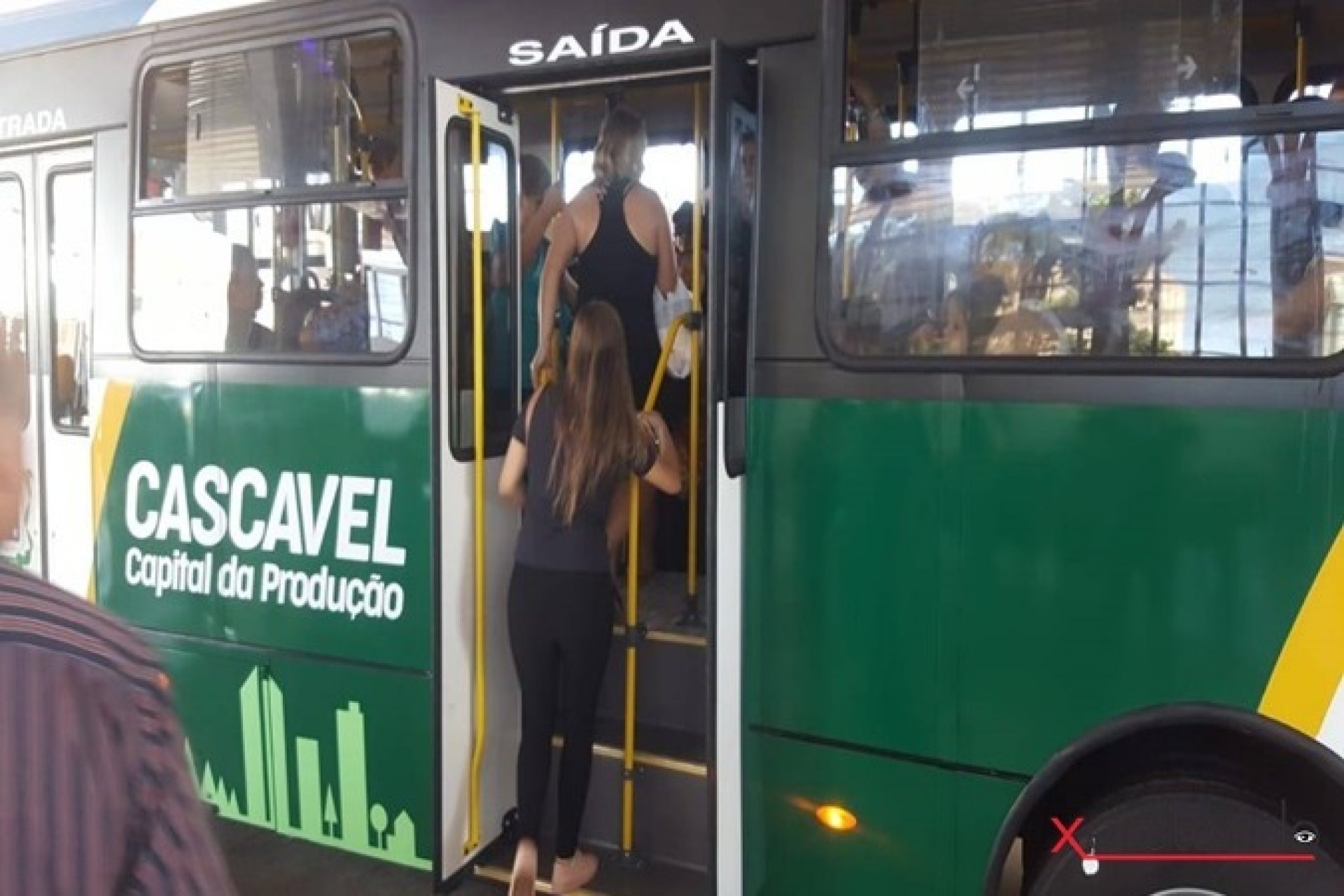 Mulher relata que presenciou abuso em ônibus do transporte público de Cascavel