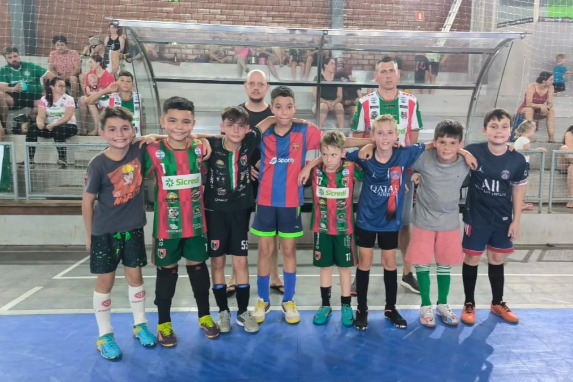 Municipal das categorias de base de futsal iniciaram em Missal com 13 equipes
