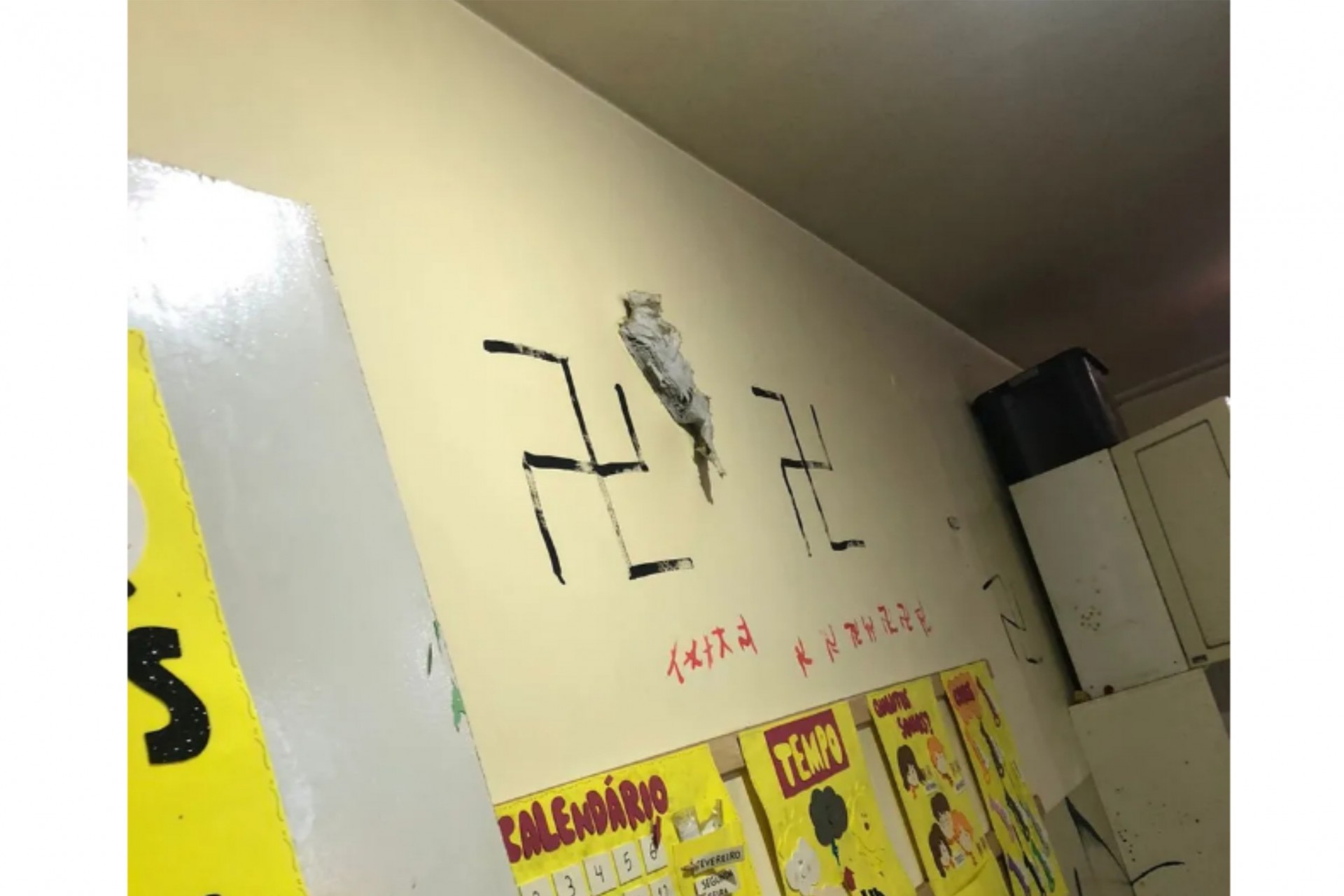Paraná: Vândalos invadem creche e desenham símbolos nazistas nas paredes, diz PM