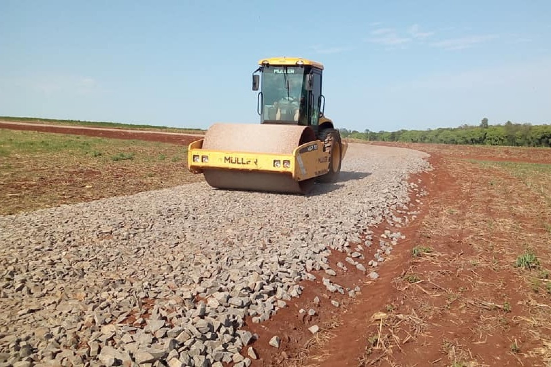 Parceria com Itaipu Binacional proporciona melhoria nas estradas rurais em Itaipulândia