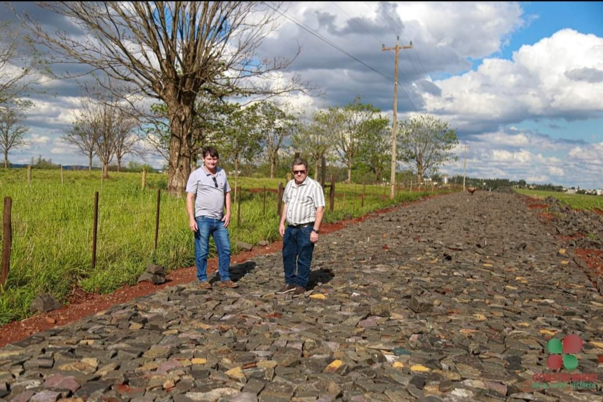 Pavimentação na Linha 02 Pinheiros avança