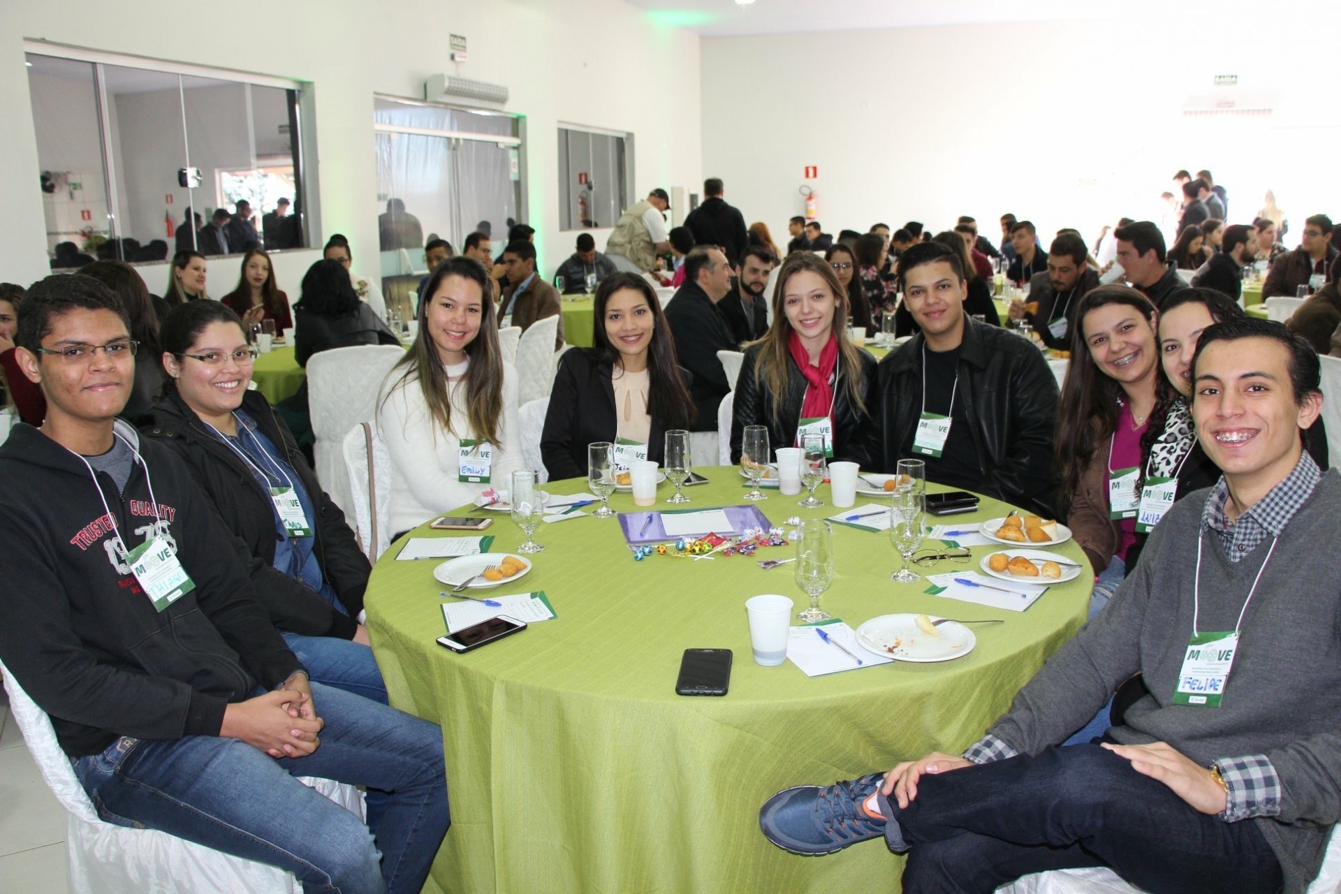 Pelo apoio a jovens empreendedores, Sicredi recebe homenagem