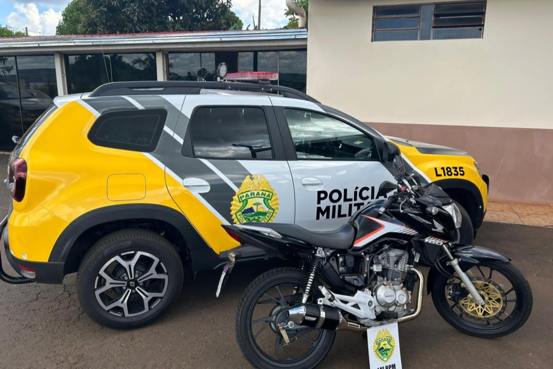 Polícia Militar de Missal apreende motocicleta após condutor promover manobras perigosas