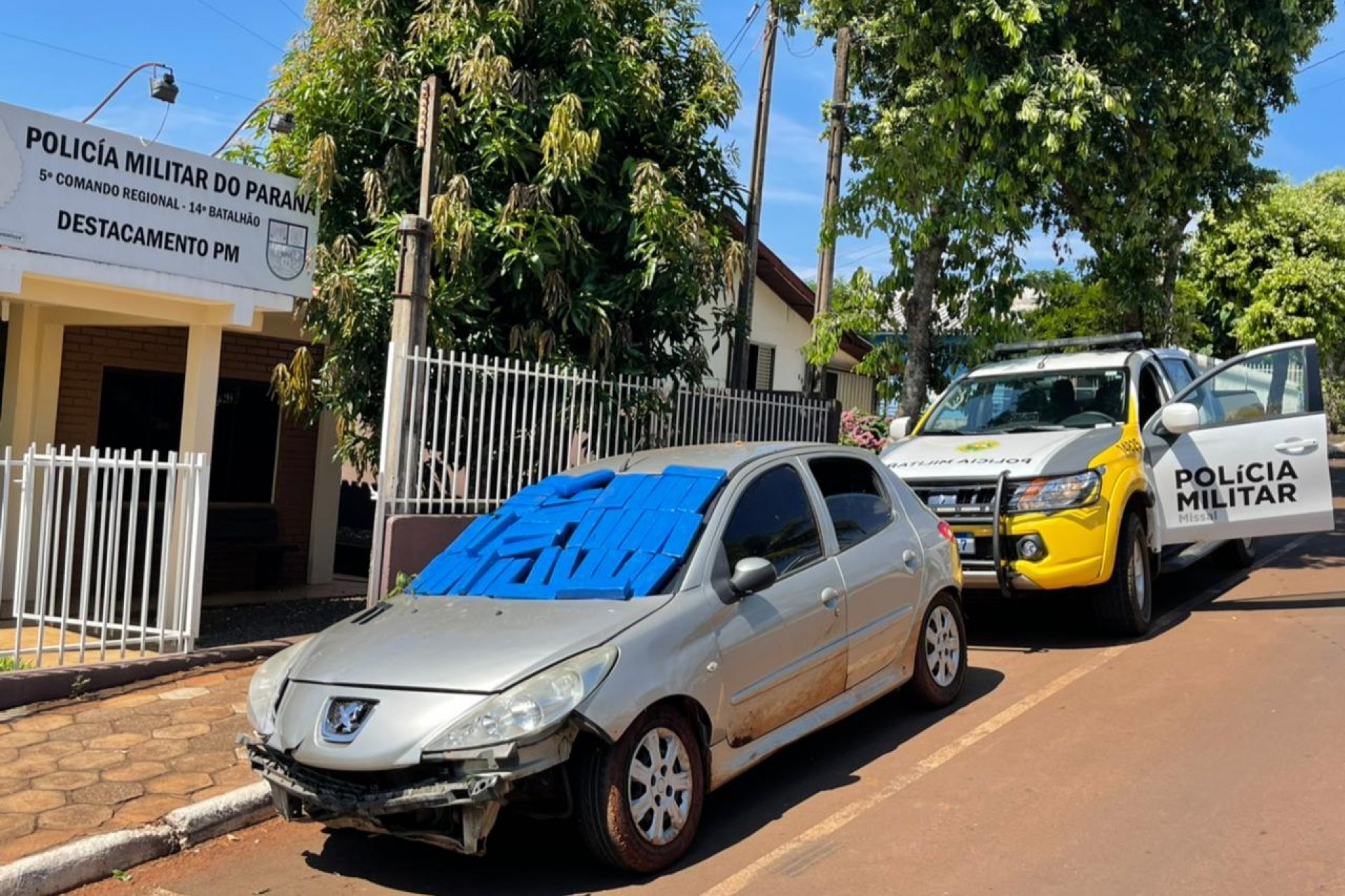 Policia Militar de Missal apreende veículo carregado com maconha