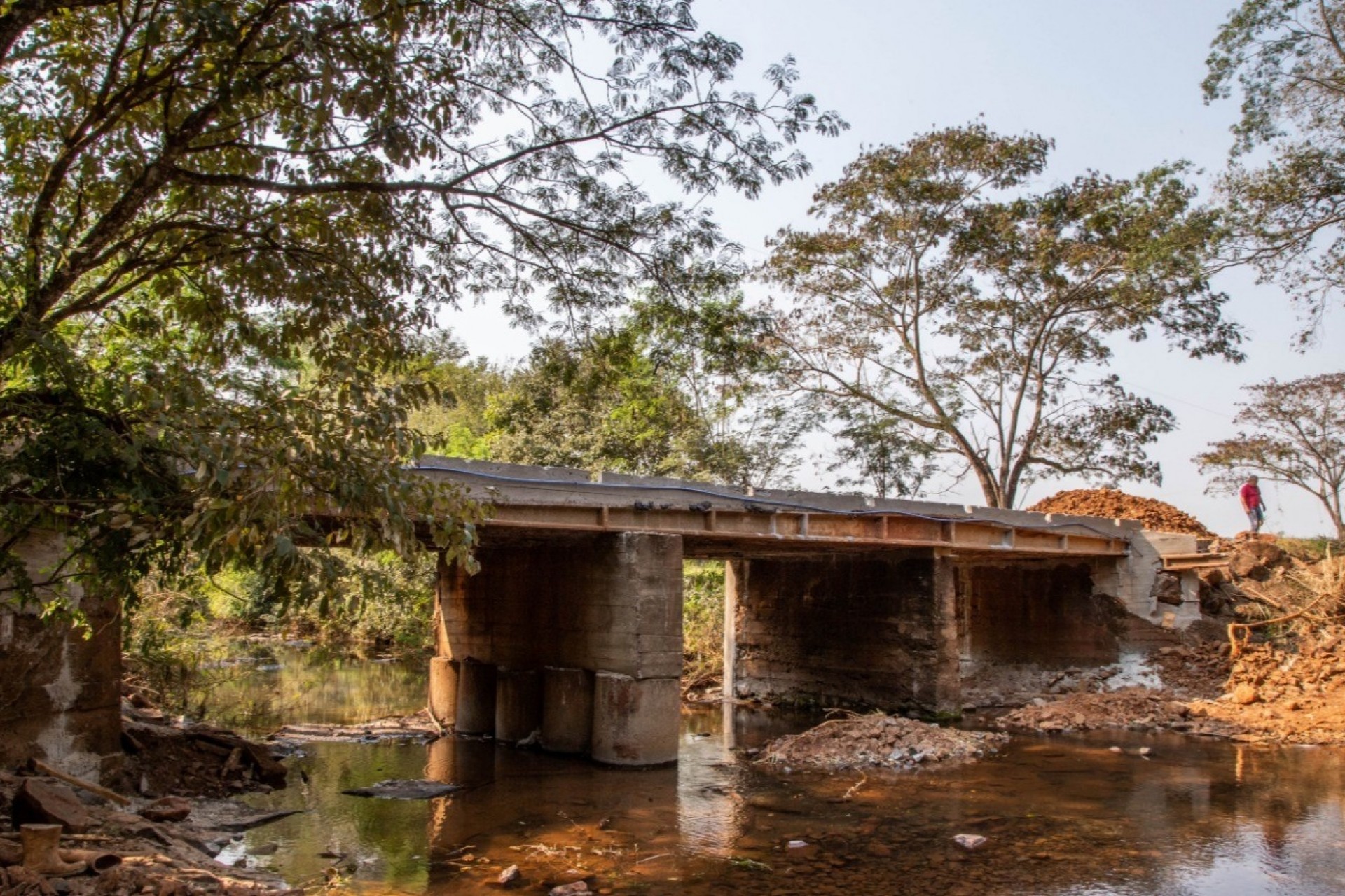 Ponte sobre o Rio Feijão Verde está liberada