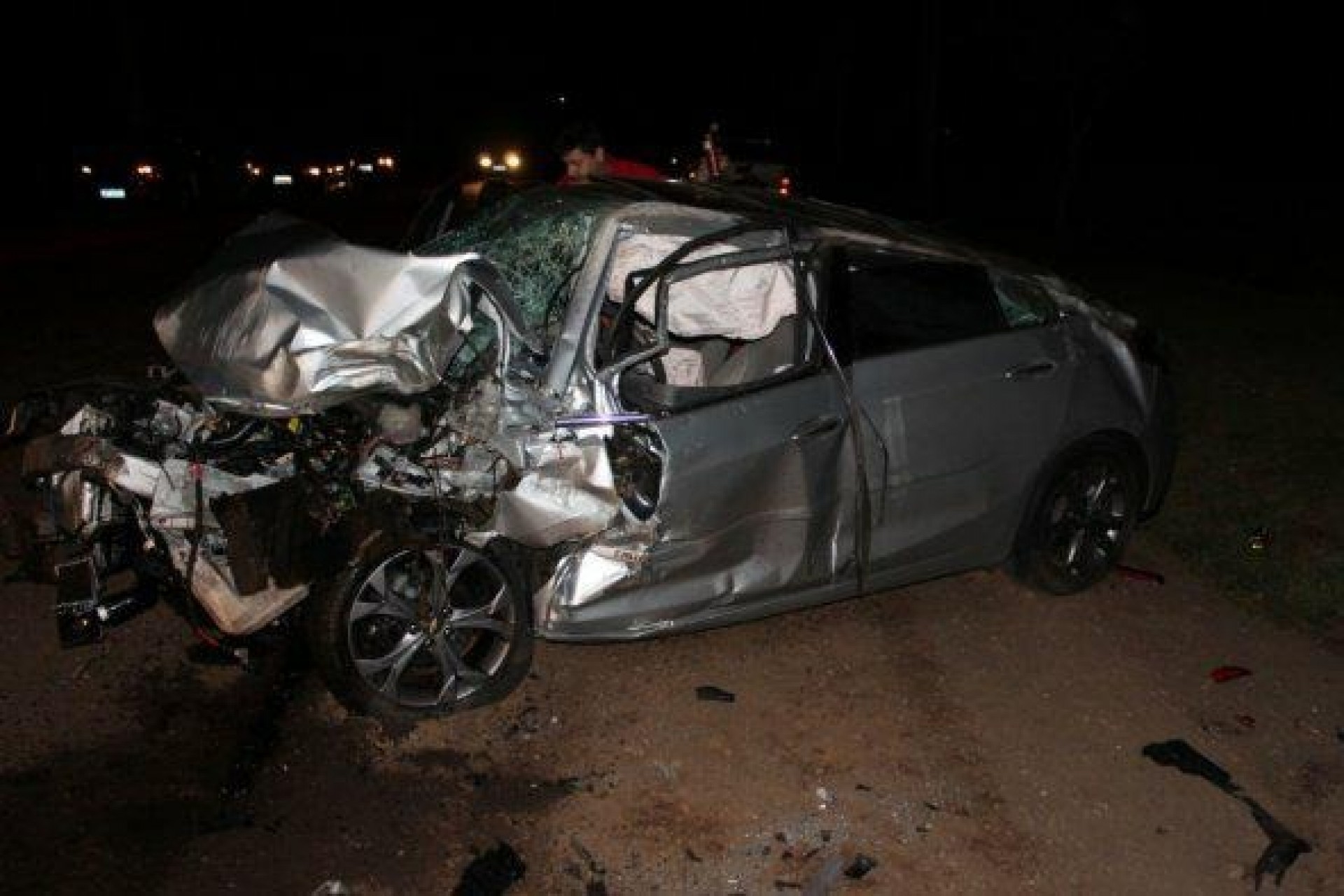 Morador de Missal se envolve em acidente na PR 495  com 3 veículos carreta, Cruze e Amarok
