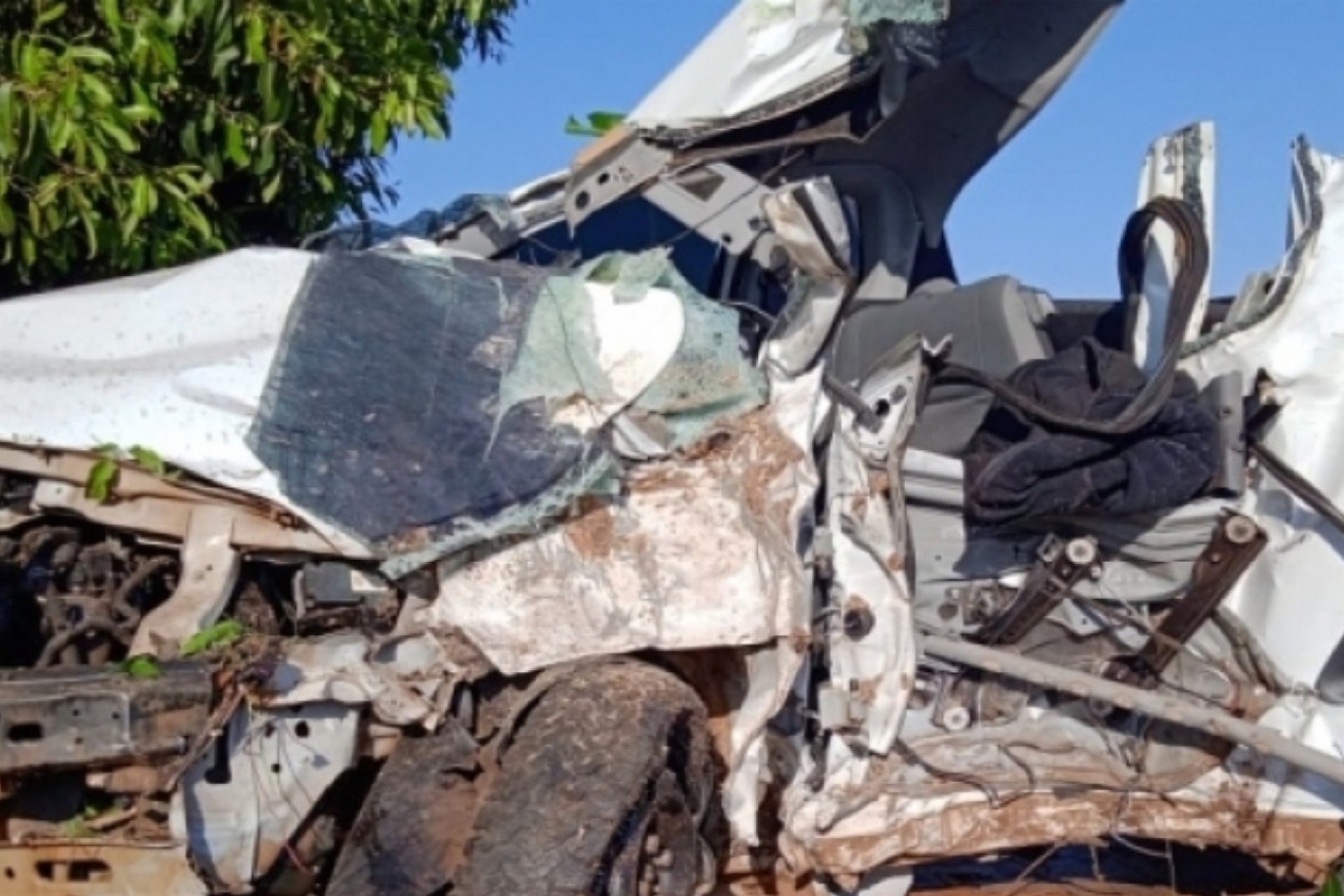 PR 495: Motorista morre após colidir com veículo em árvore entre Medianeira e Serranópolis