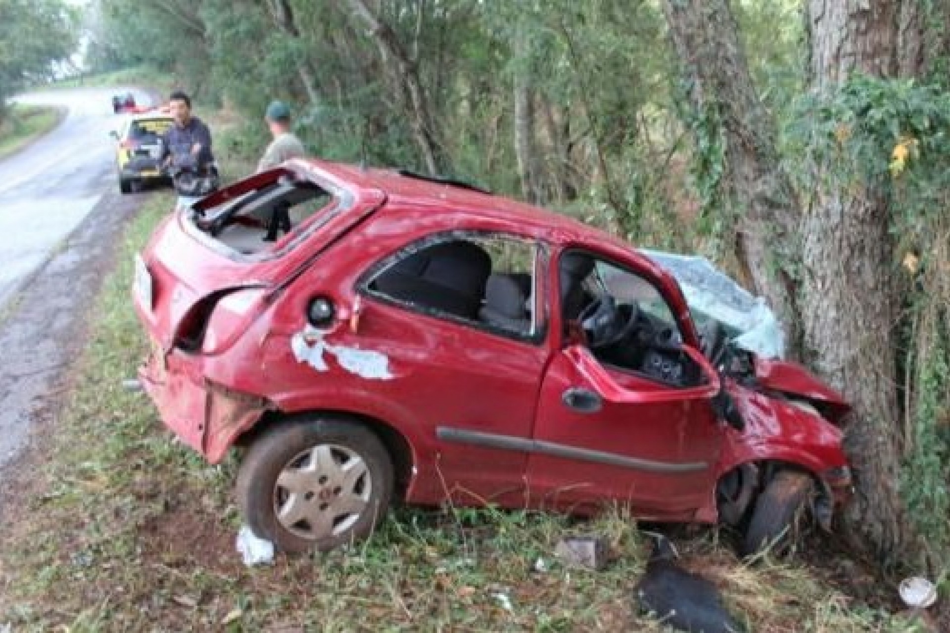 PRE apreende Celta e droga após perseguição entre Santa Helena e São José; condutor ficou ferido