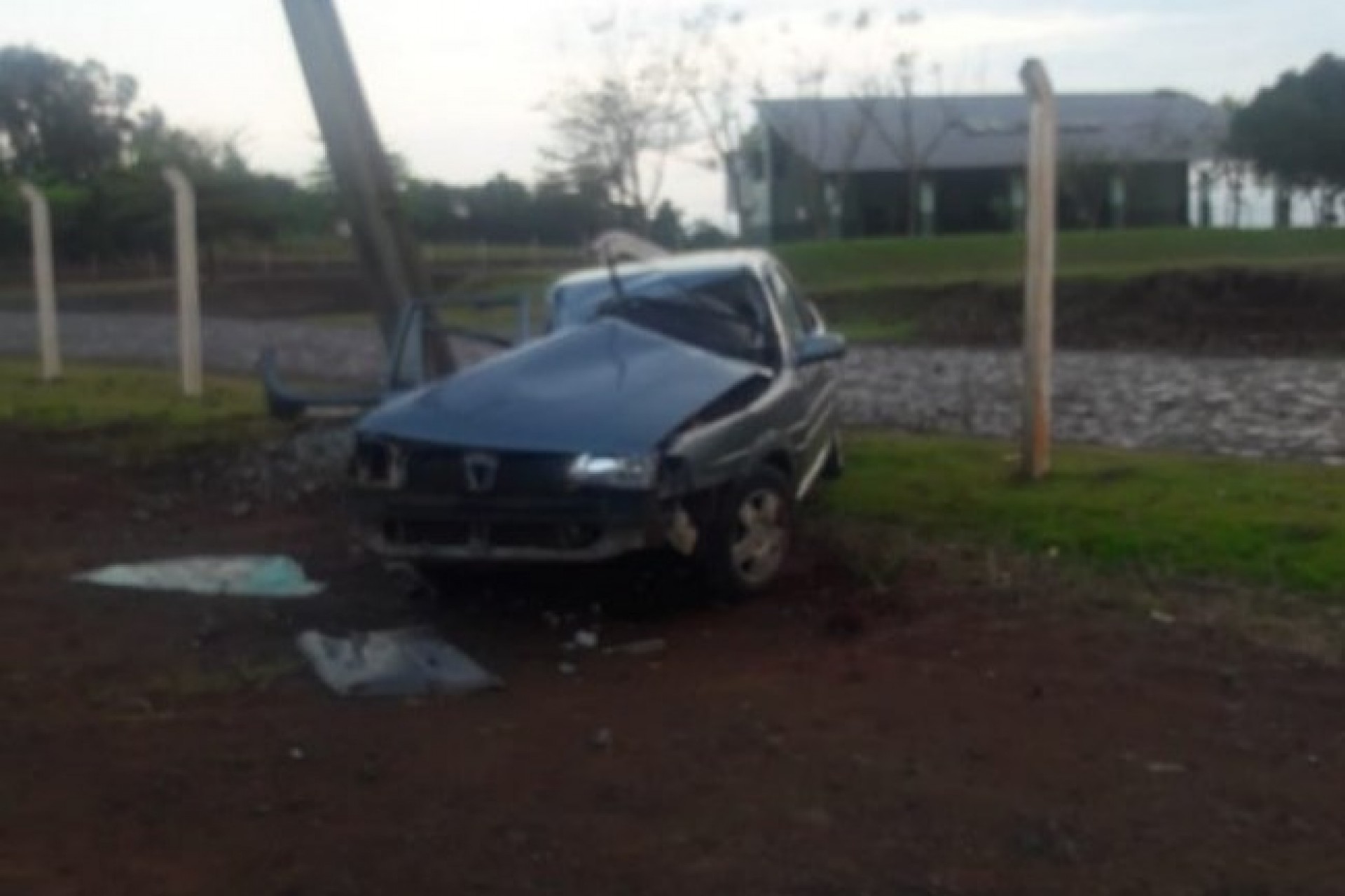 PRE registra capotamento na PR 488 na comunidade de Esquina Céu Azul em Santa Helena