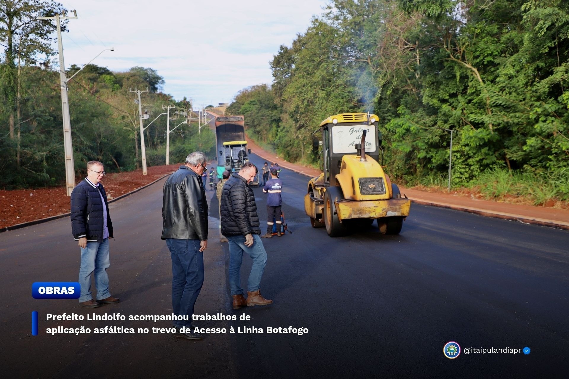 Prefeito Lindolfo acompanhou trabalhos de aplicação asfáltica no trevo de Acesso à Linha Botafogo
