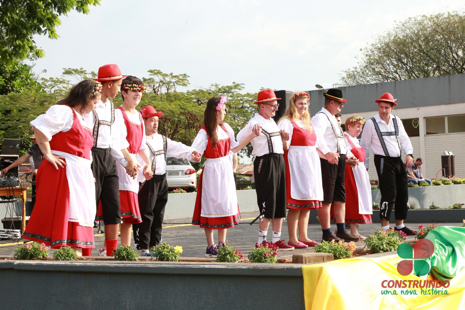 Programação da Semana da Pátria inicia com apresentações culturais em frente ao Paço Municipal