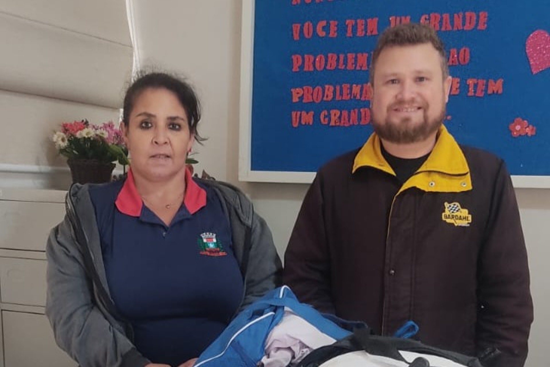 Provopar de Missal recebe doação de agasalhos arrecadados em campanha organizada pelo Grupo TJAQROLA
