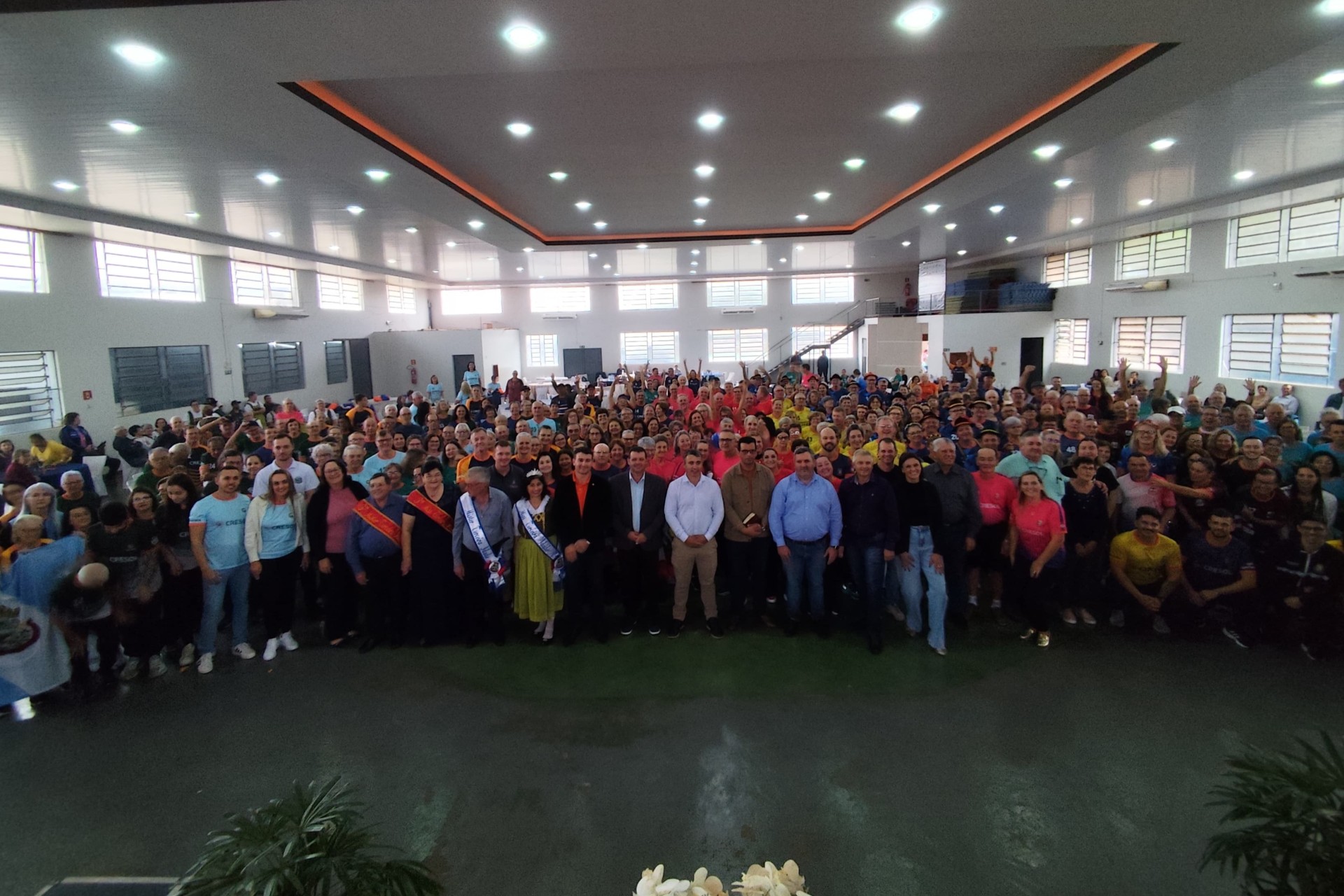 Quatro Pontes sedia abertura da Liga Cresol de Vôlei Gigante com participação de 15 municípios