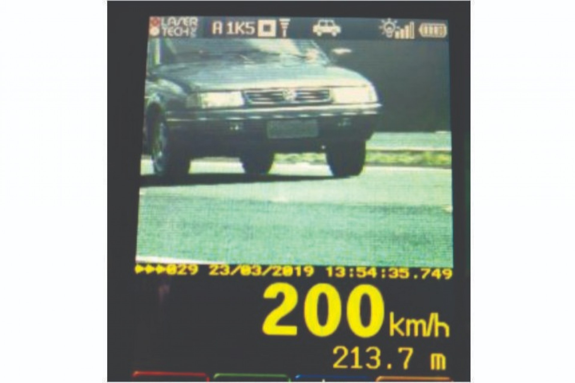 Radar da PRF flagra carro a 200 km/h na BR 277 em Medianeira