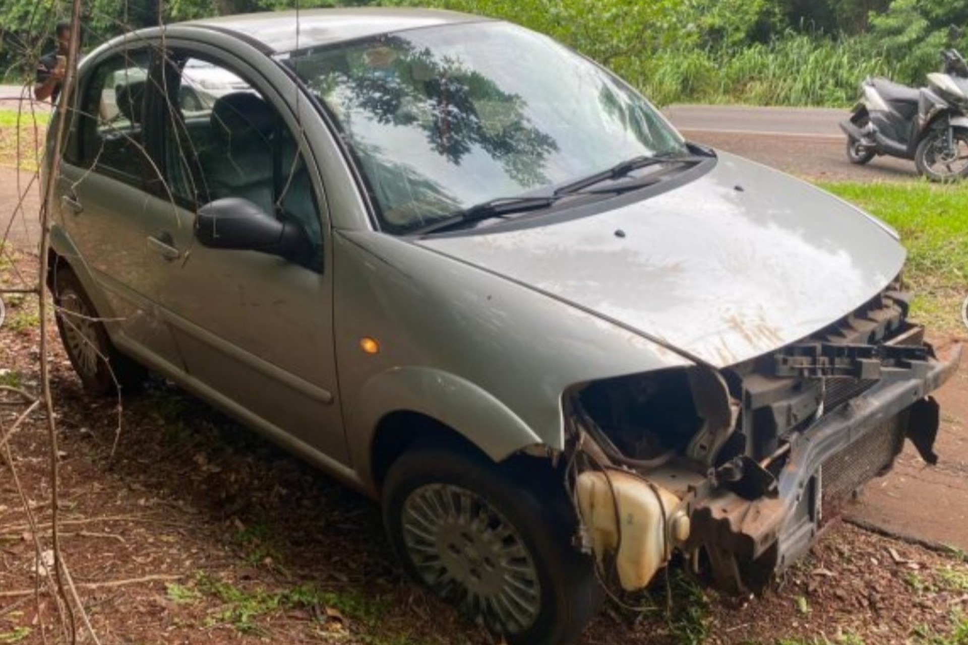 Rapaz de 26 anos perde o controle do veículo e capota na PR-317, Santa Helena