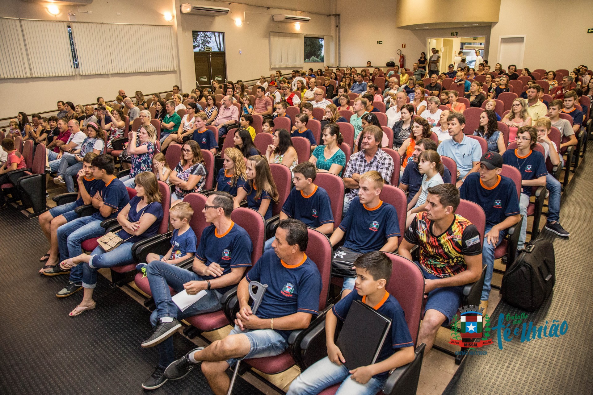 Recital da Canção abriu a programação de Natal em Missal