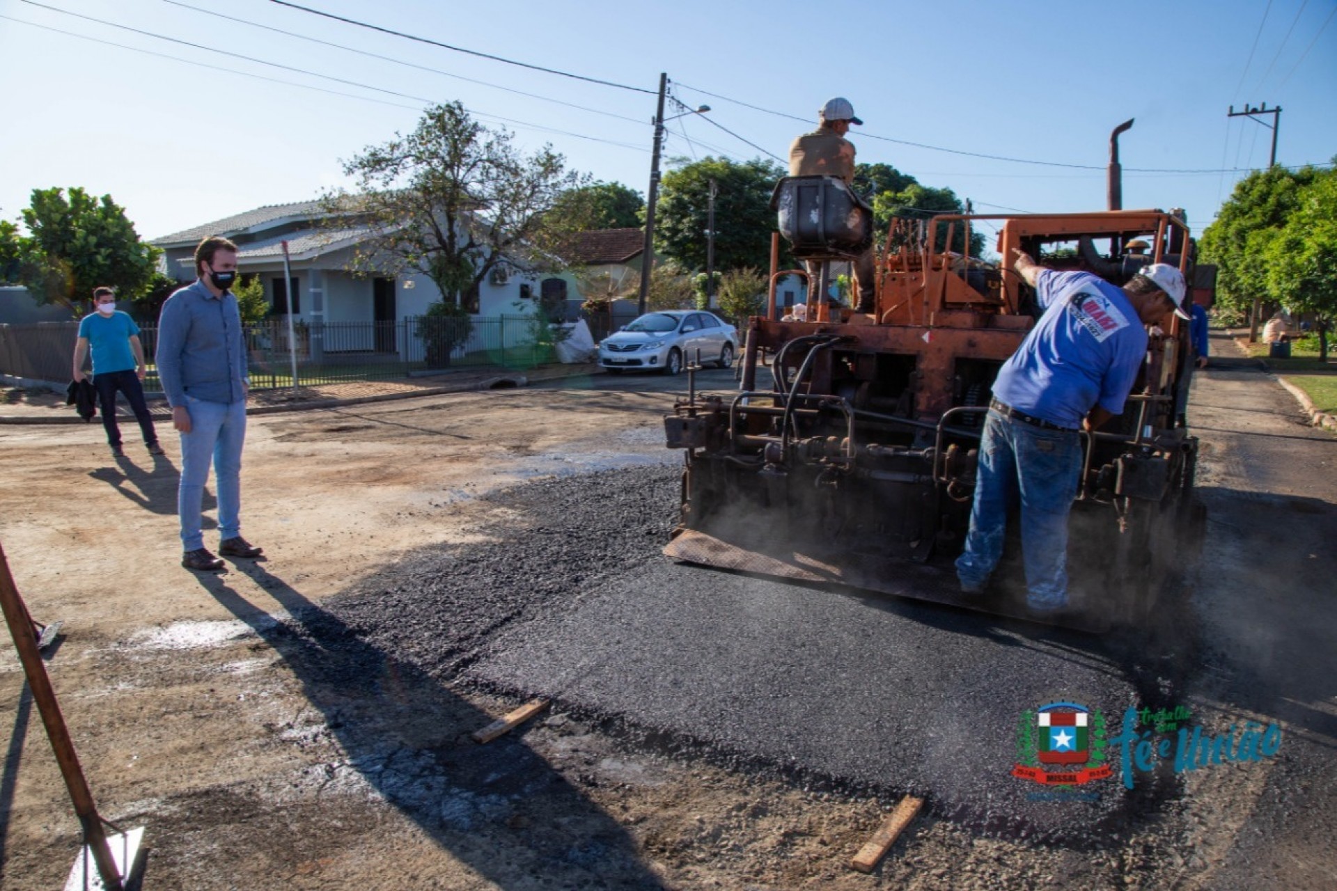 Recomposição da Rua Bom Pastor e Flores da Cunha recebe camada de asfalto