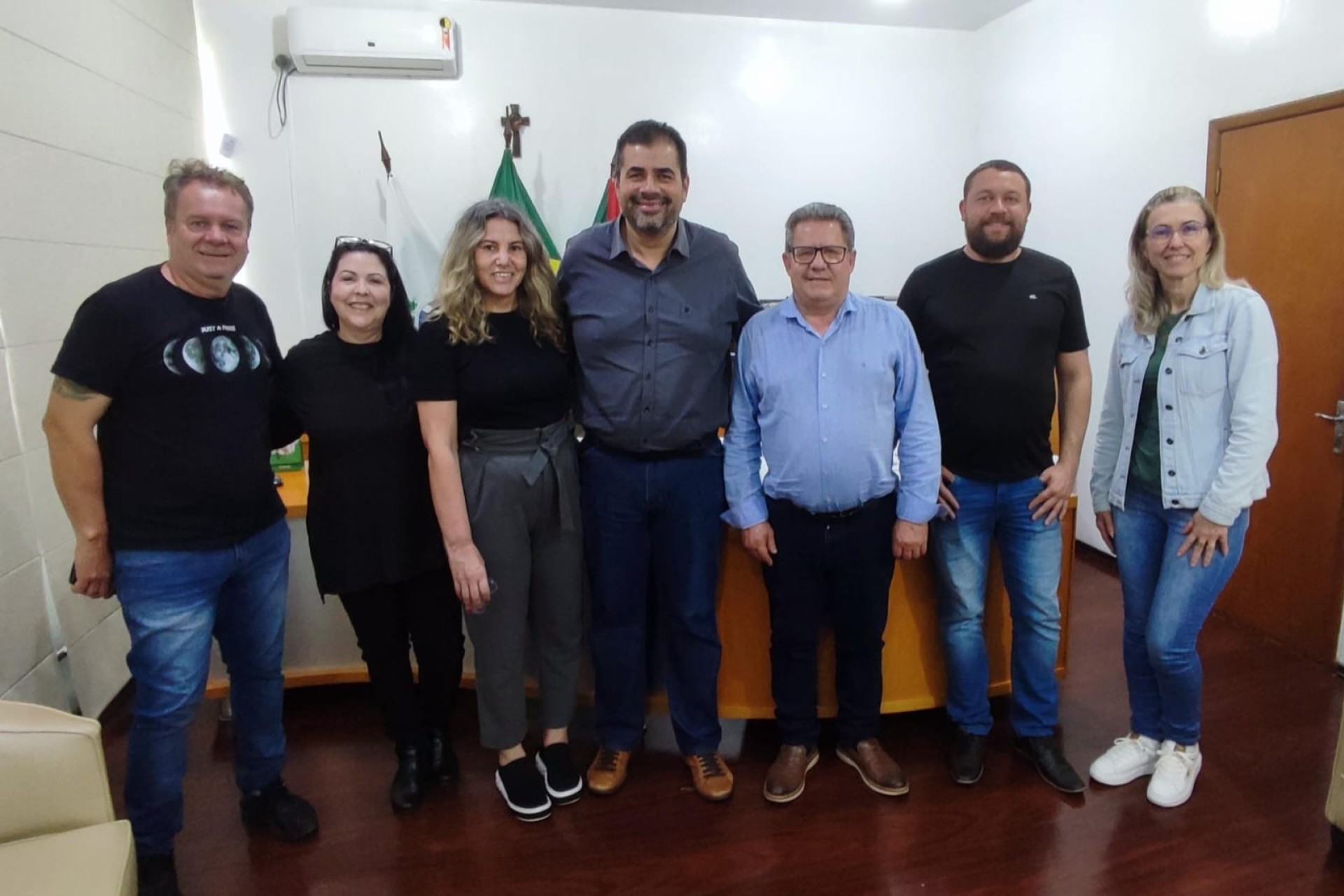 Representantes da Secretaria de Desenvolvimento Social e Família do Paraná realizam visita técnica