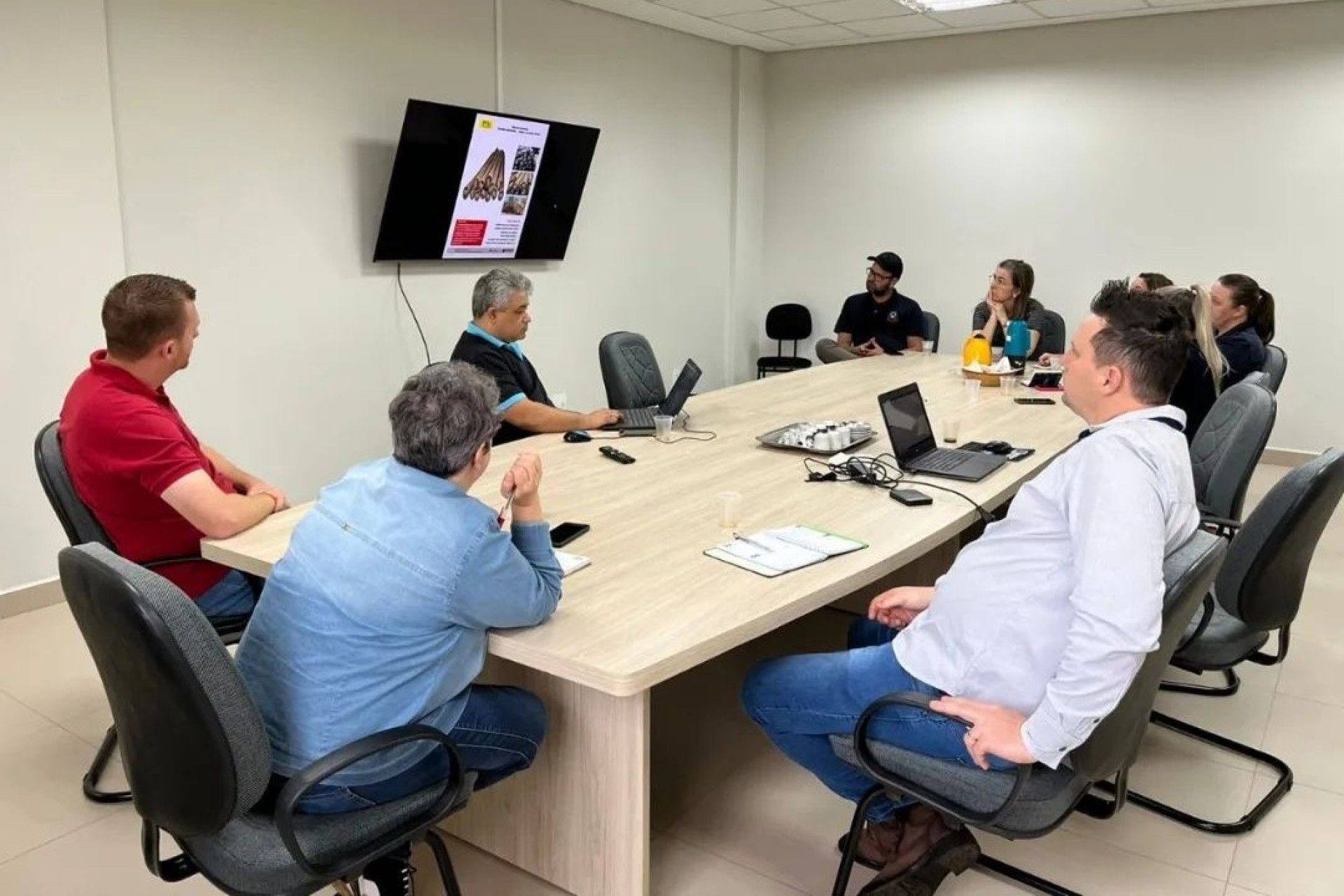 Representantes de Missal participam de reunião para definição de detalhes da Rota da Fé