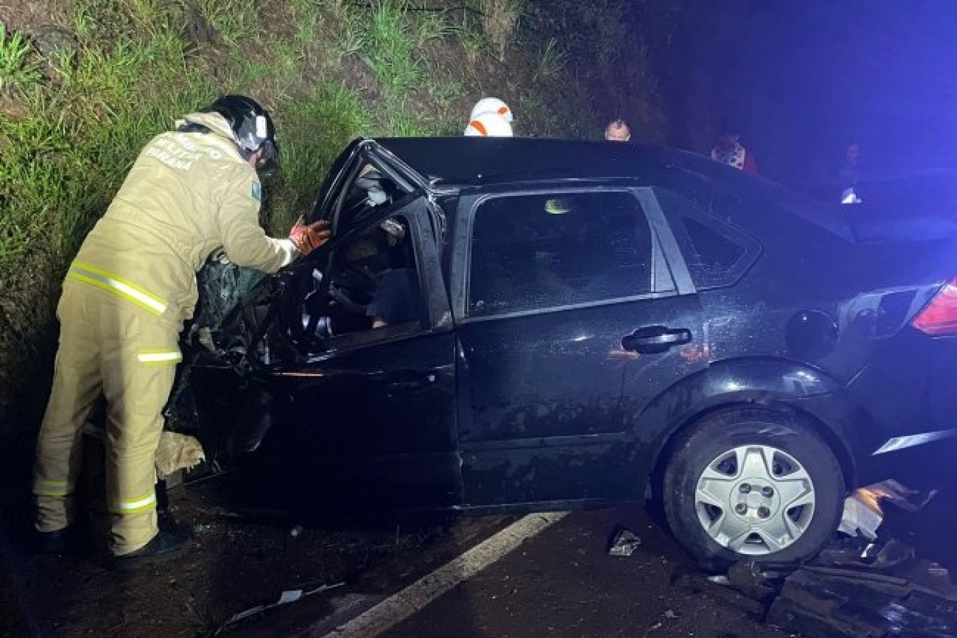 Santa Helena: Motorista morre e carona fica ferido em acidente entre Fiesta e caminhão