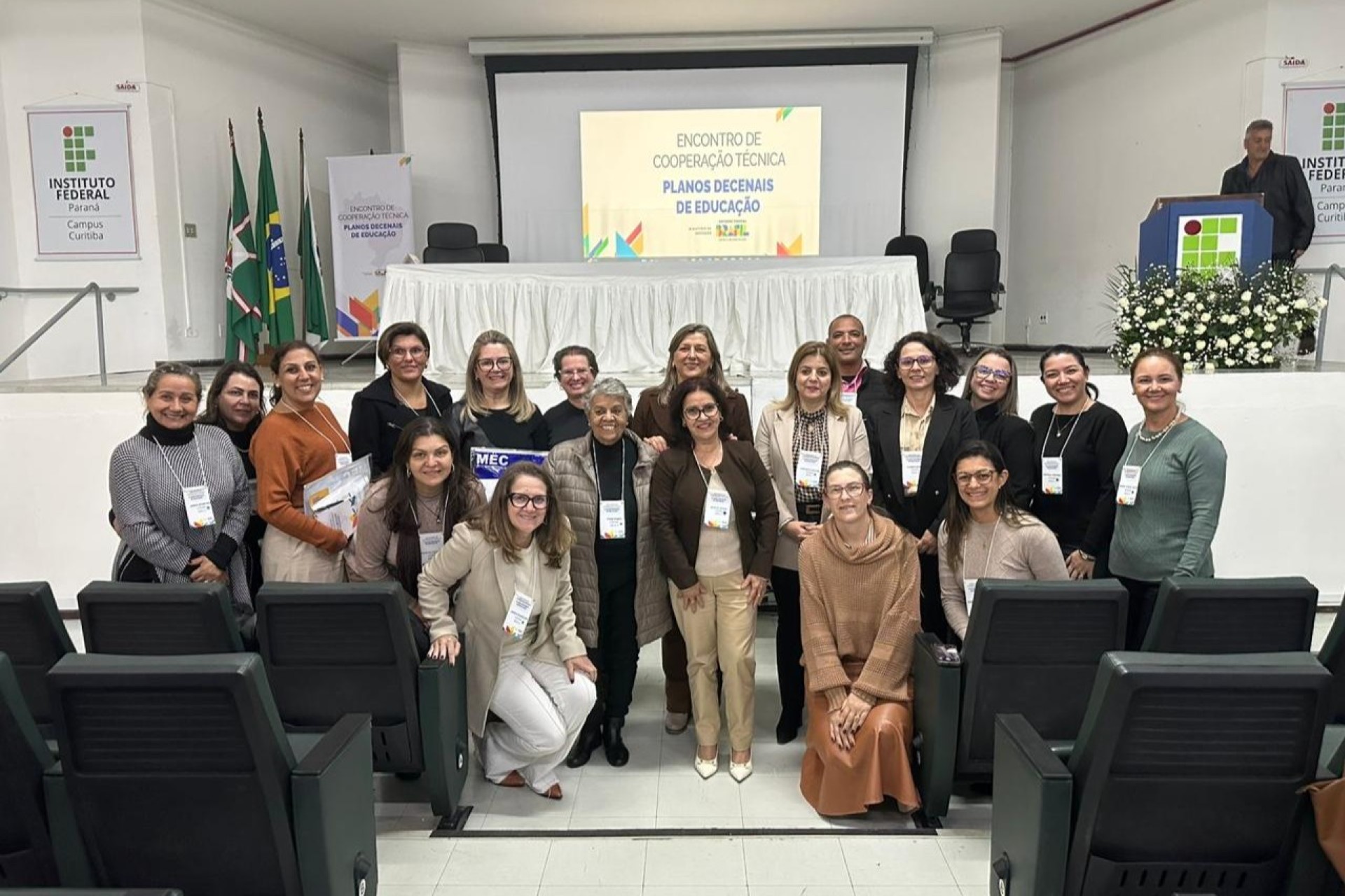 Secretaria de Missal participa de Encontro Estadual sobre os Planos decenais de Educação