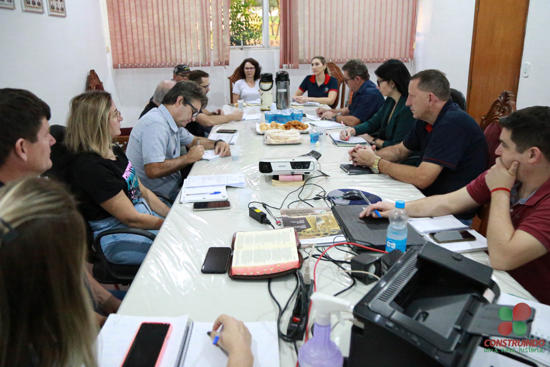 Secretários Municipais analisam questões financeiras visando planejamento até o fim do ano em Missal