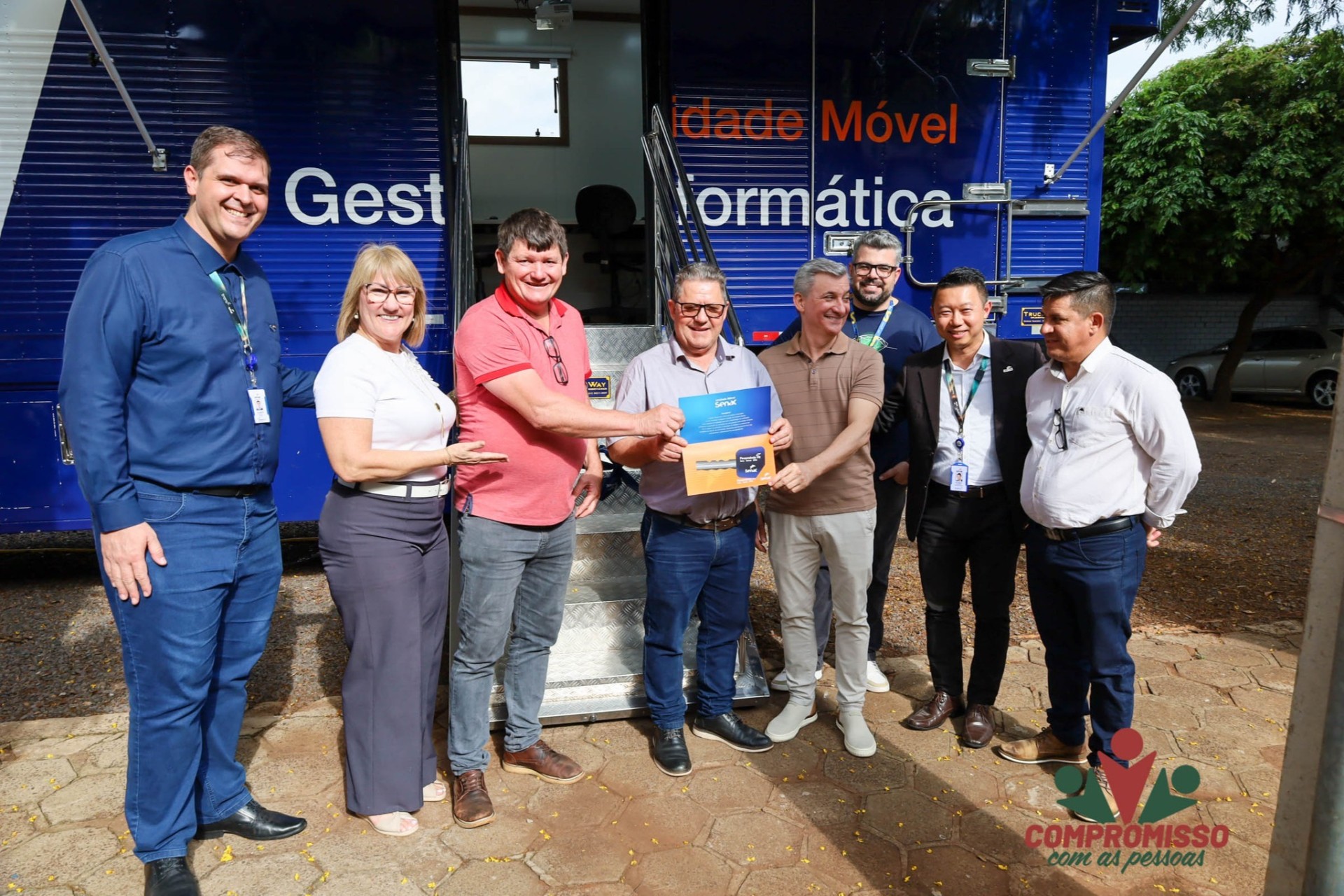 Senac realiza entrega das Chaves da unidade Móvel de Gestão e Informática em Missal
