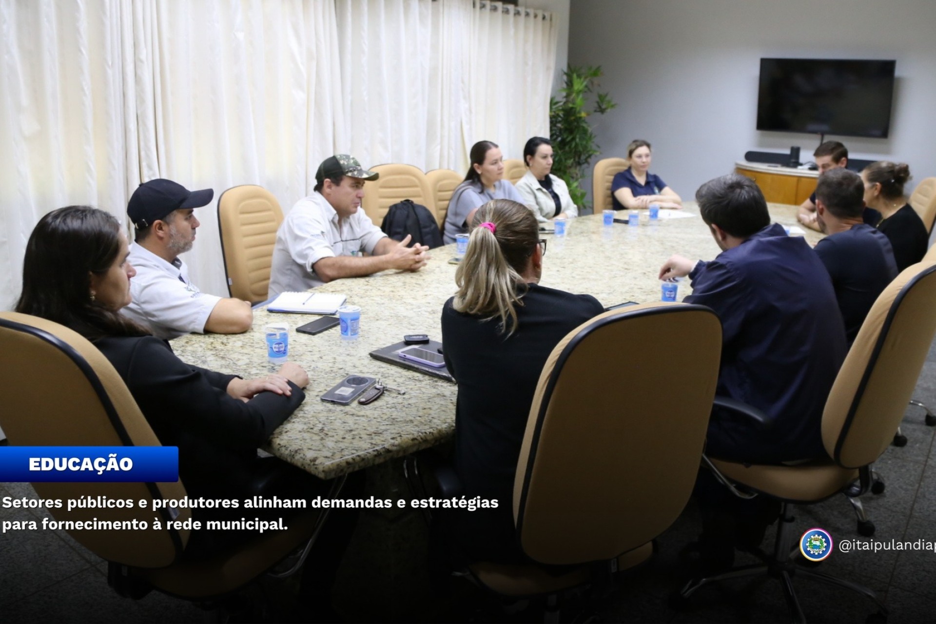 Setores públicos e produtores alinham demandas e estratégias para fornecimento à rede municipal