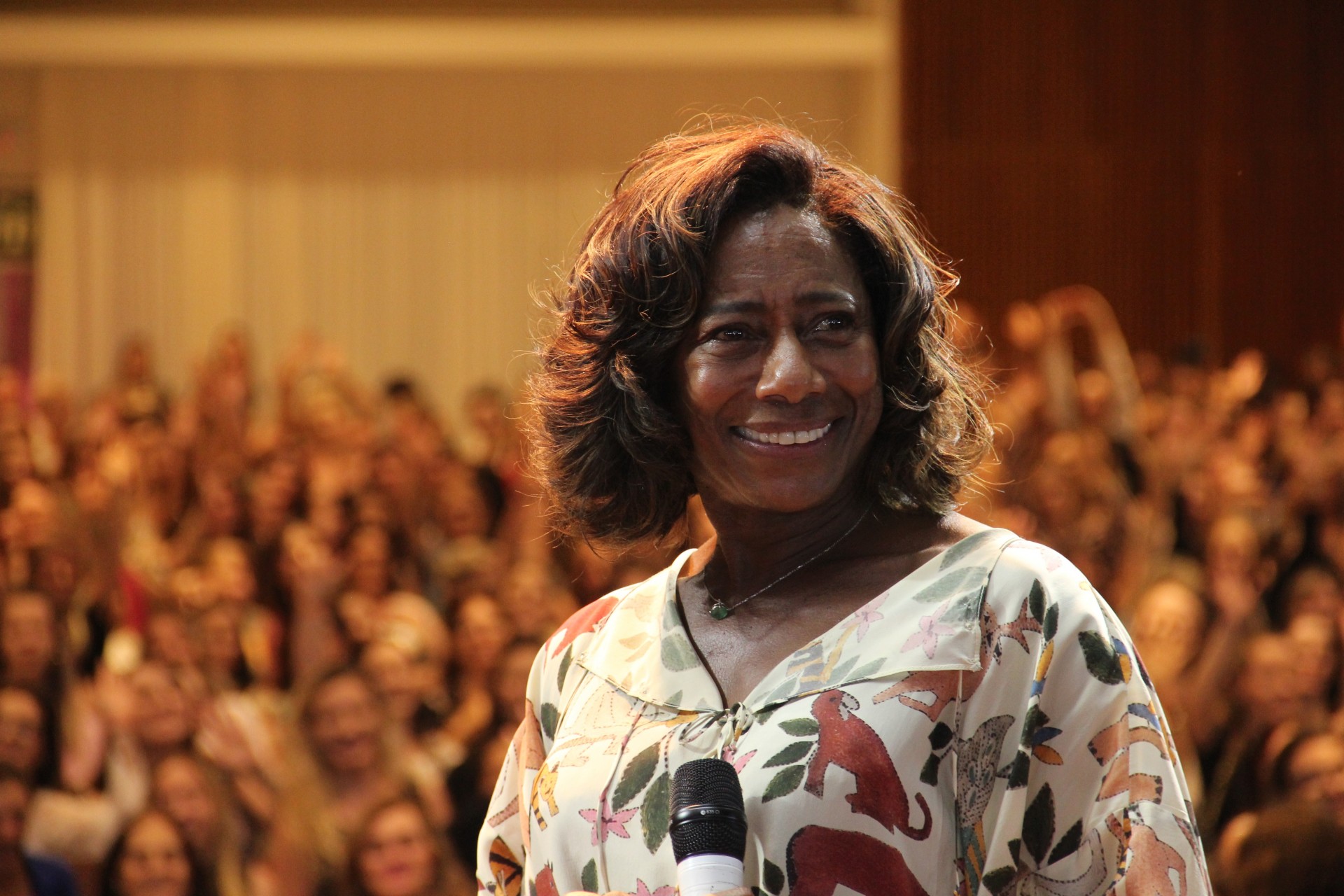 Sicredi Vanguarda: Comitê Mulher inova e traz palestra com jornalista Glória Maria