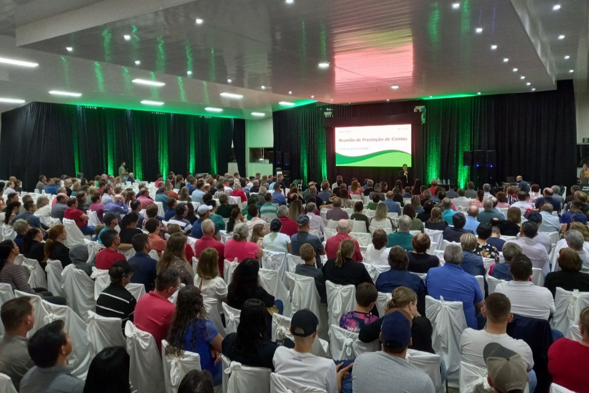 Sicredi Vanguarda realiza prestação de contas em Missal e reúne cerca de 500 associados