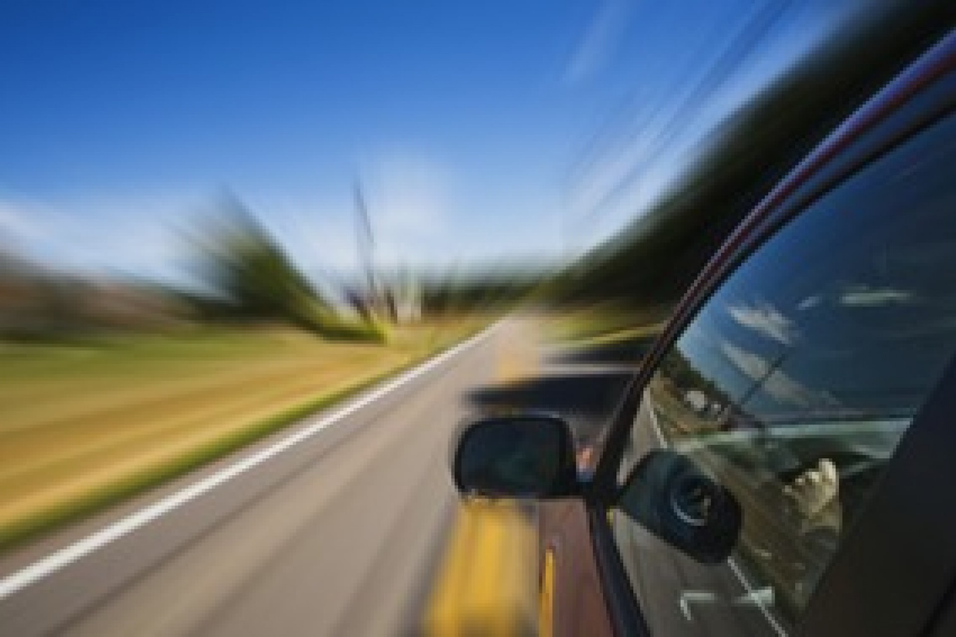 Suspensão imediata do direito de dirigir em caso de excesso de velocidade superior a 50%