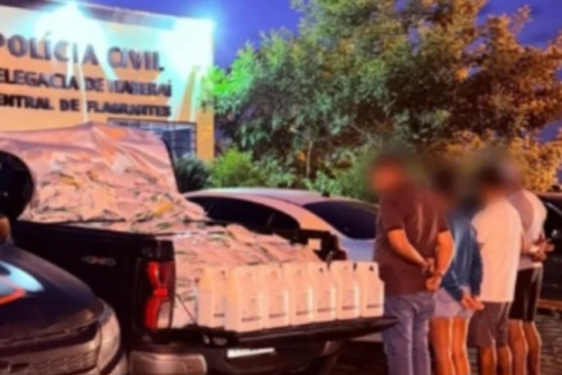 Três moradores de Itaipulândia e uma adolescente de 17 anos, de Missal, são presos em Goiás