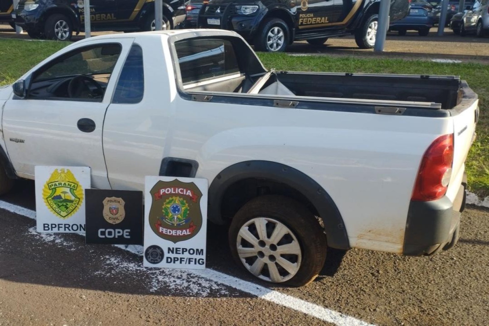 Veículo é apreendido com quase 800 kg de maconha em Missal