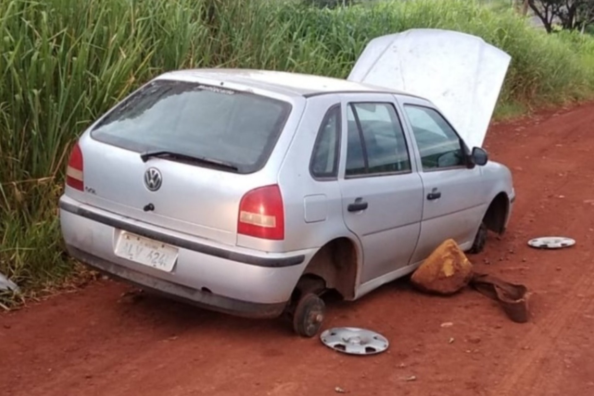 Veículo roubado em Matelândia é recuperado pela PM em Medianeira