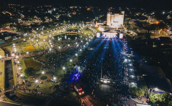 18 mil pessoas prestigiam show dos 45 anos da Frimesa